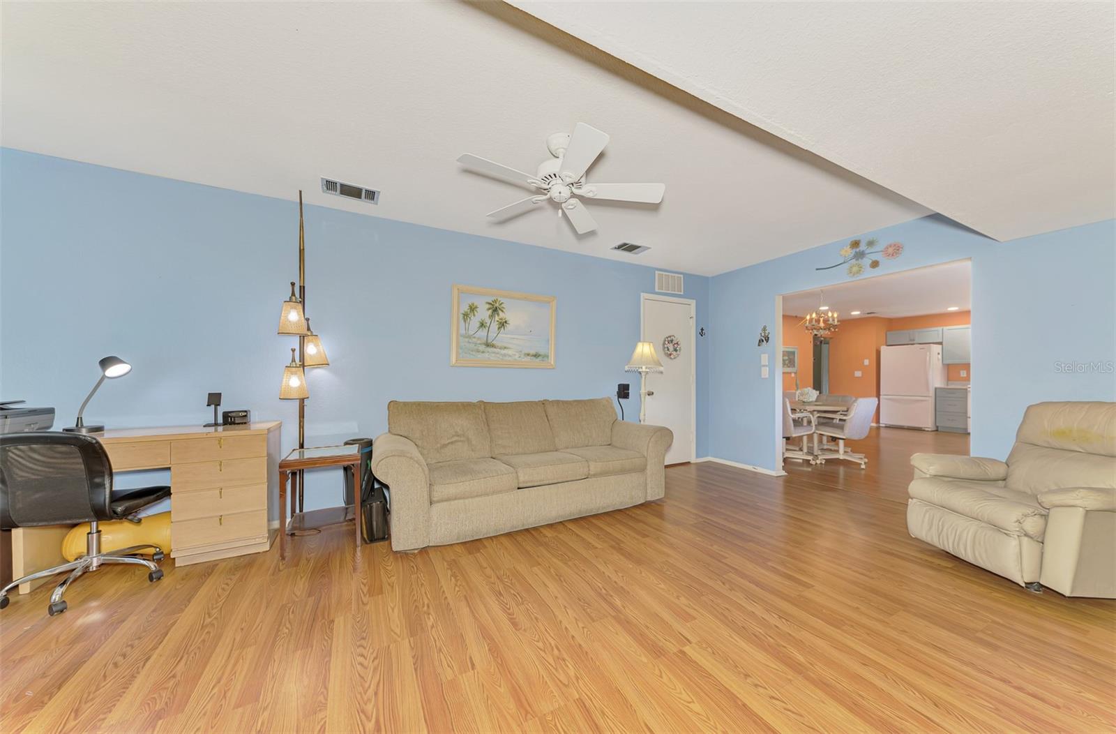 Image 23 of 65 For 6916 Roslyn Court