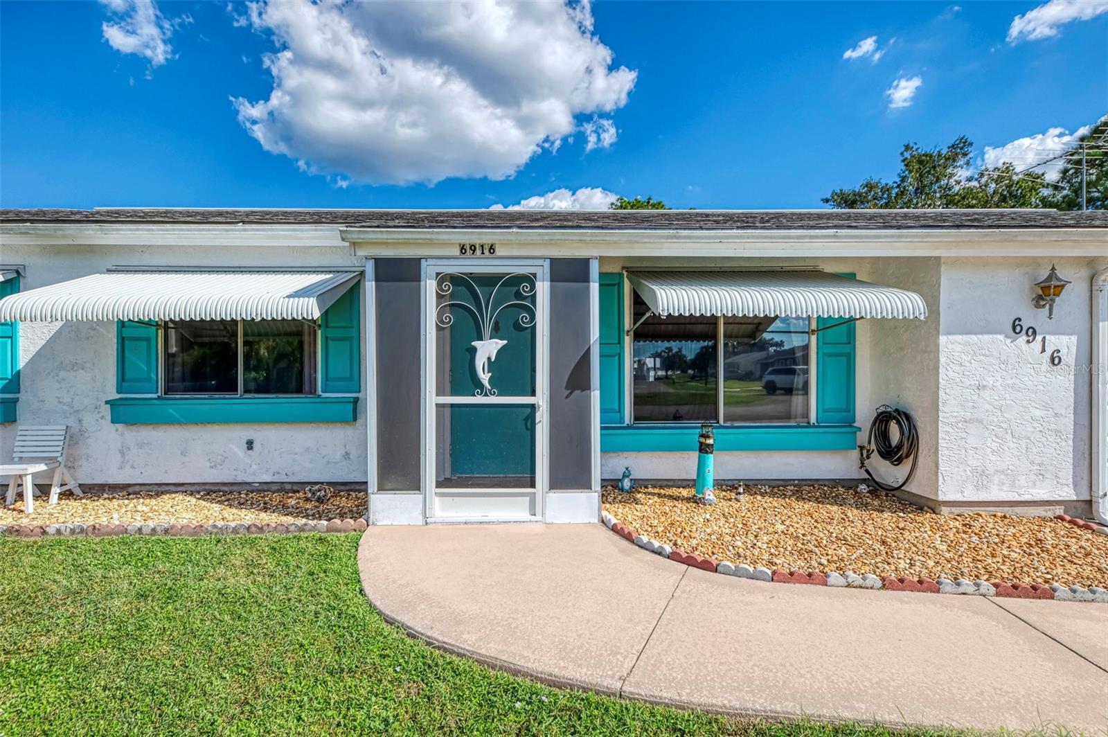 Image 3 of 65 For 6916 Roslyn Court