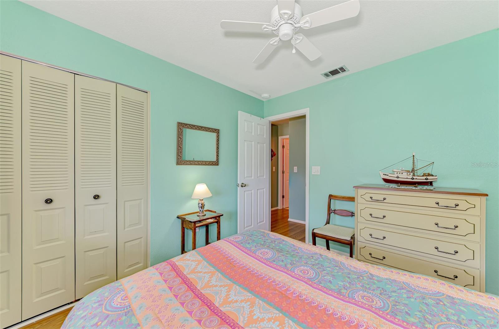 Image 30 of 65 For 6916 Roslyn Court