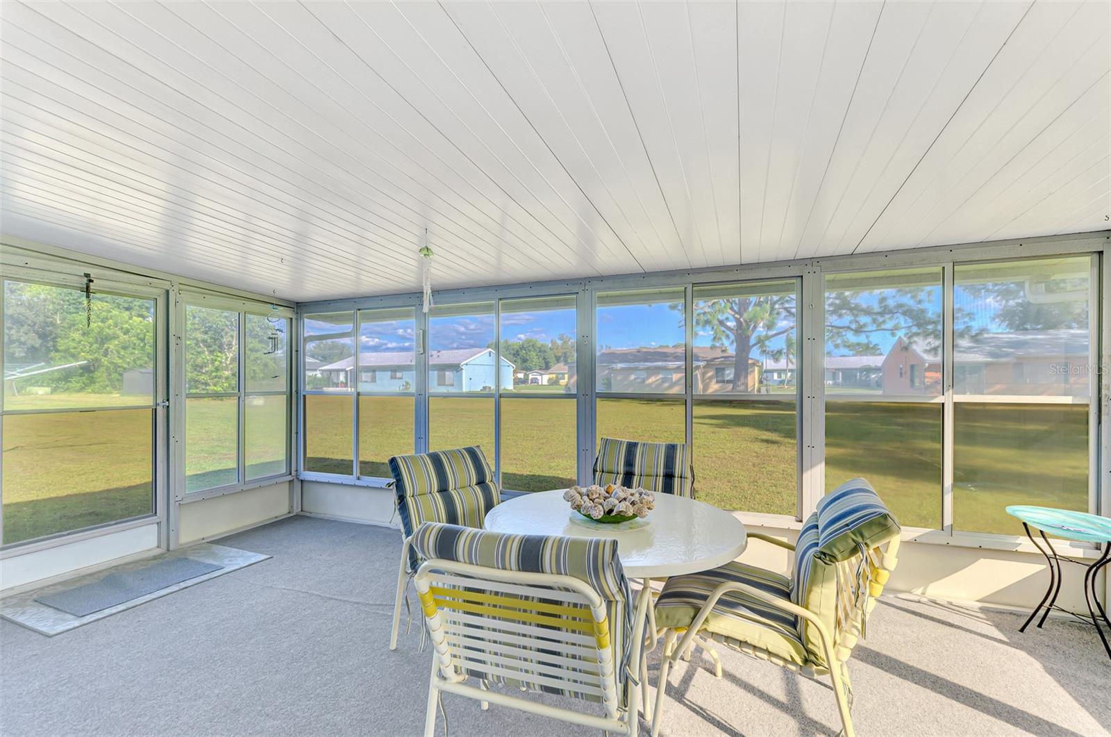 Image 36 of 65 For 6916 Roslyn Court