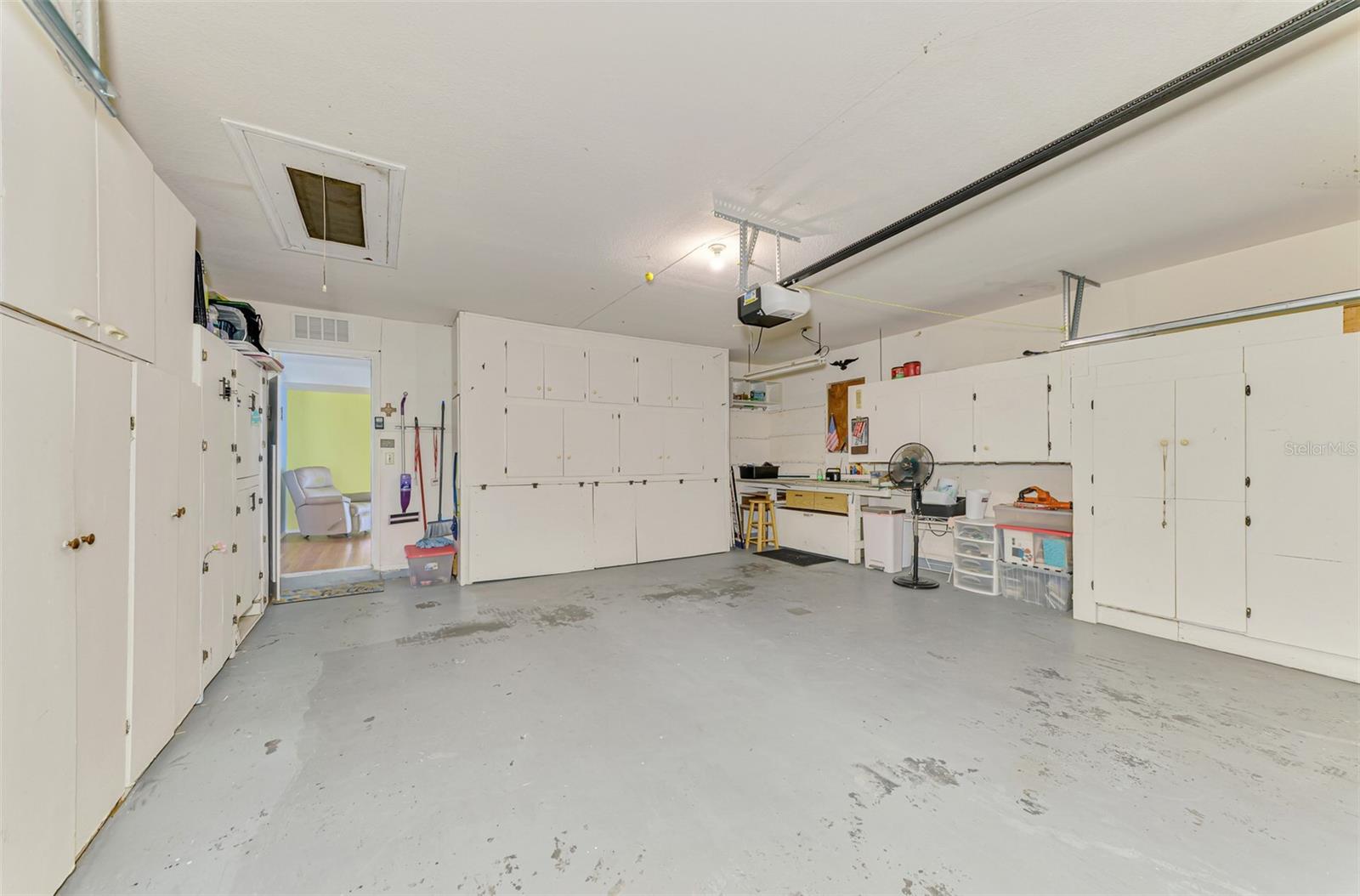 Image 39 of 65 For 6916 Roslyn Court