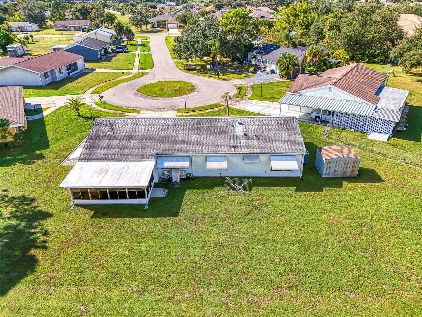 Image 46 of 65 For 6916 Roslyn Court