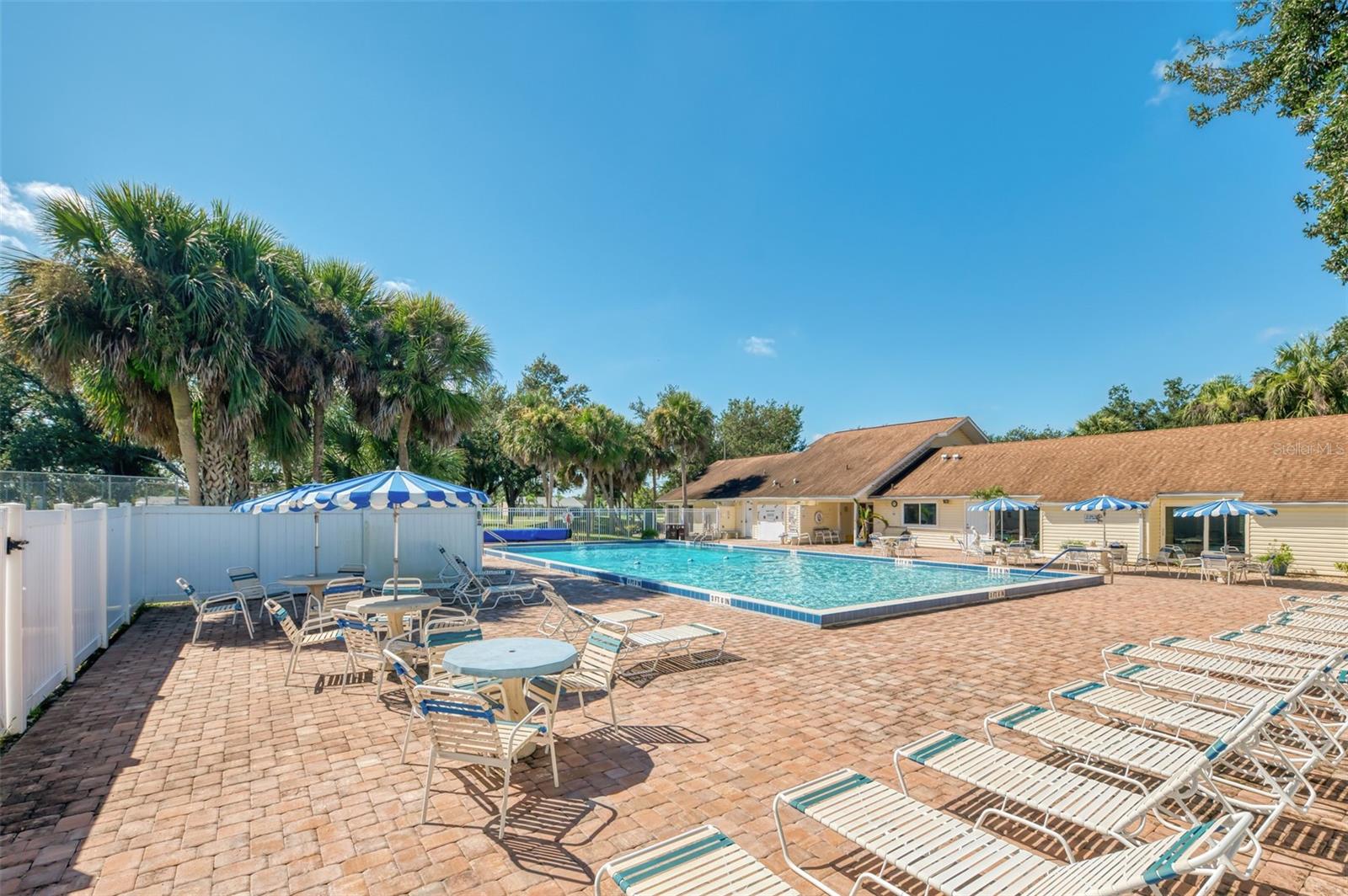 Image 52 of 65 For 6916 Roslyn Court