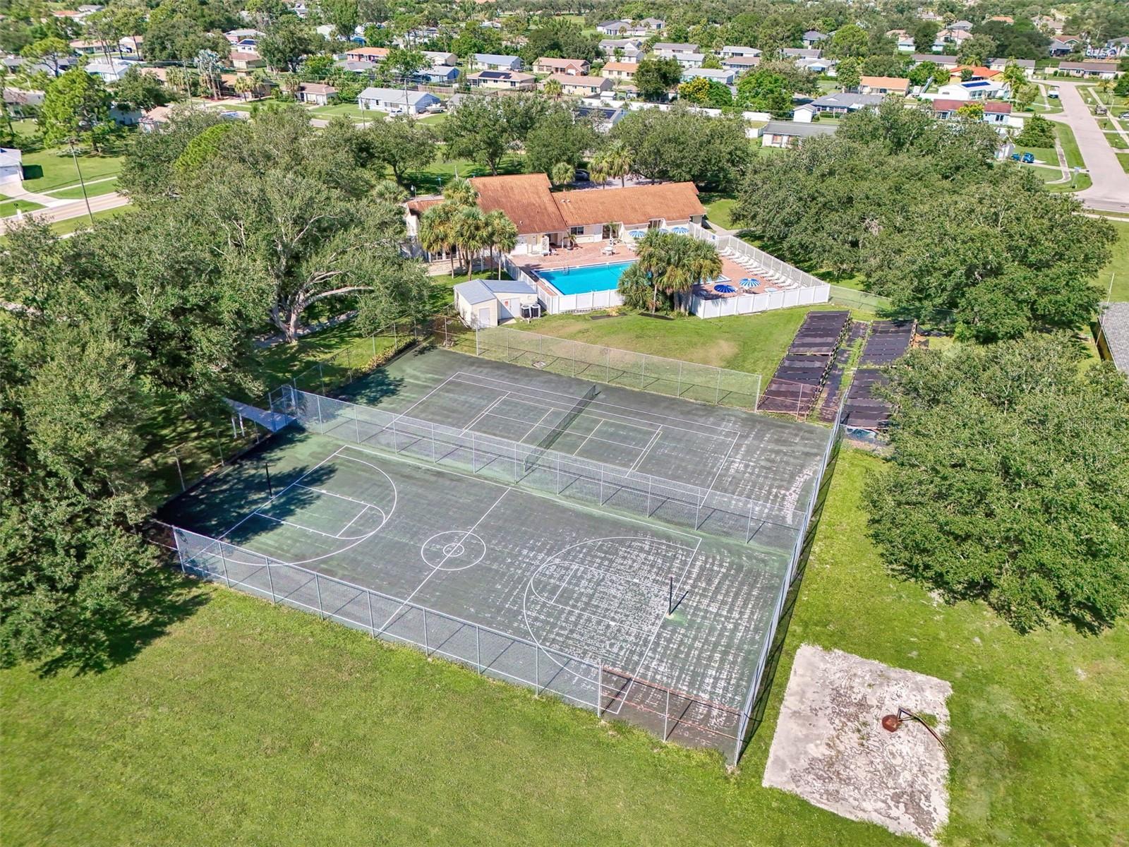 Image 54 of 65 For 6916 Roslyn Court