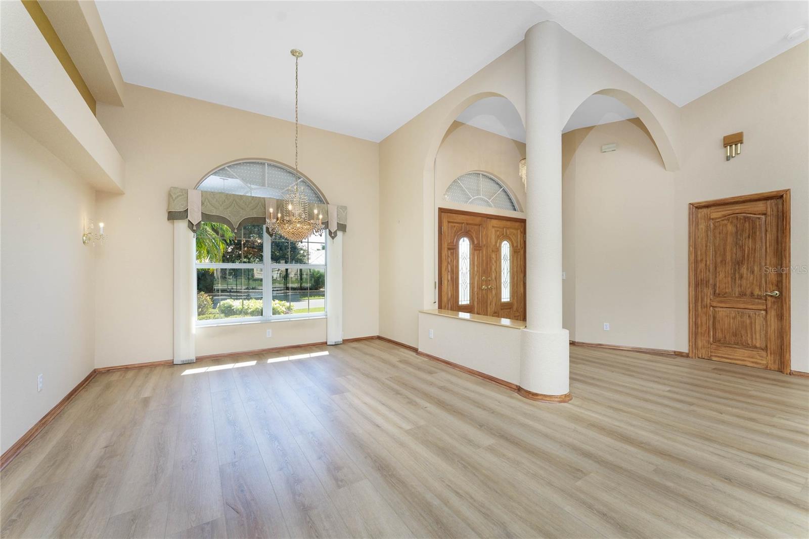 Image 10 of 82 For 112 Great Isaac Court