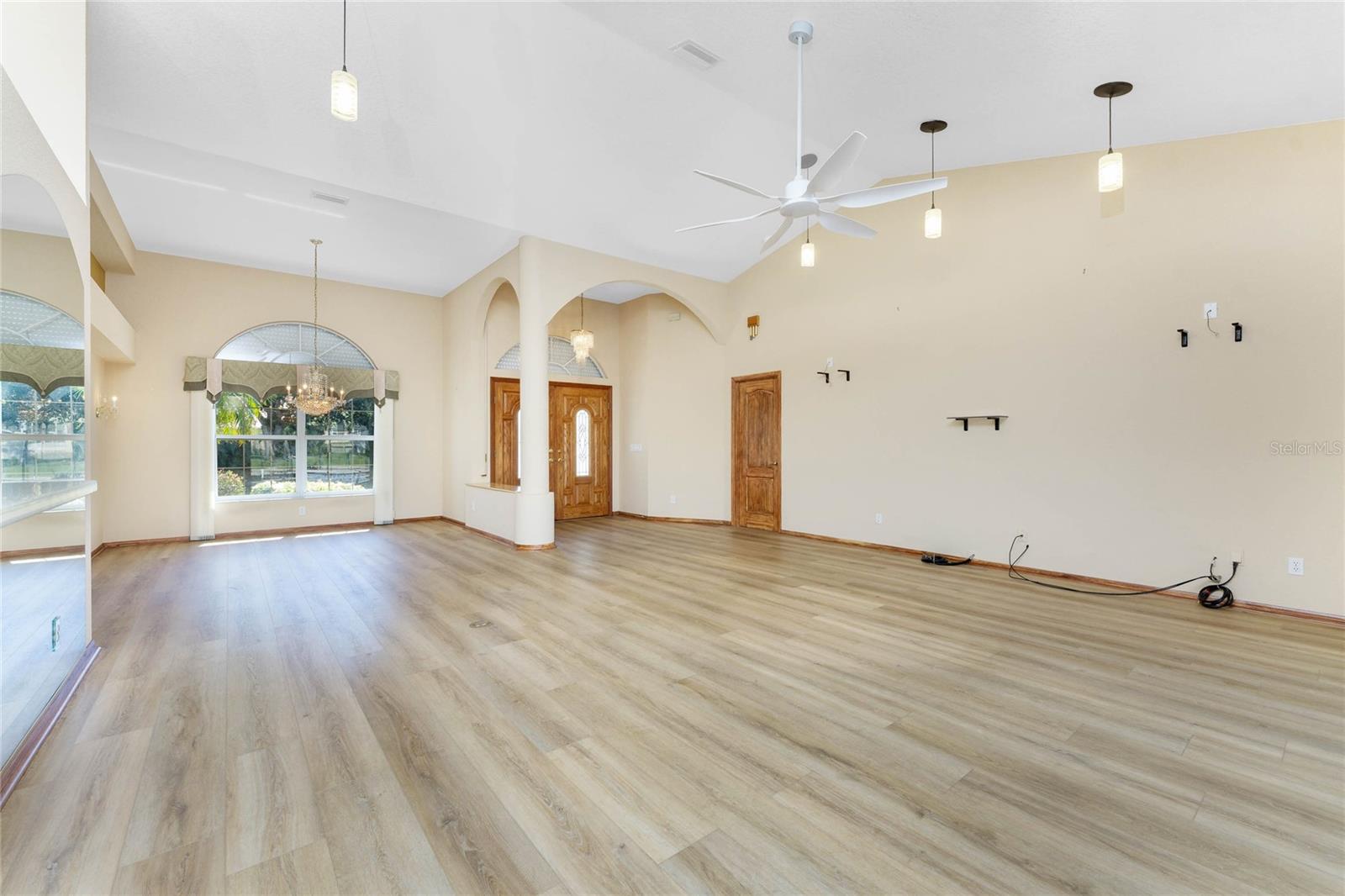 Image 11 of 82 For 112 Great Isaac Court