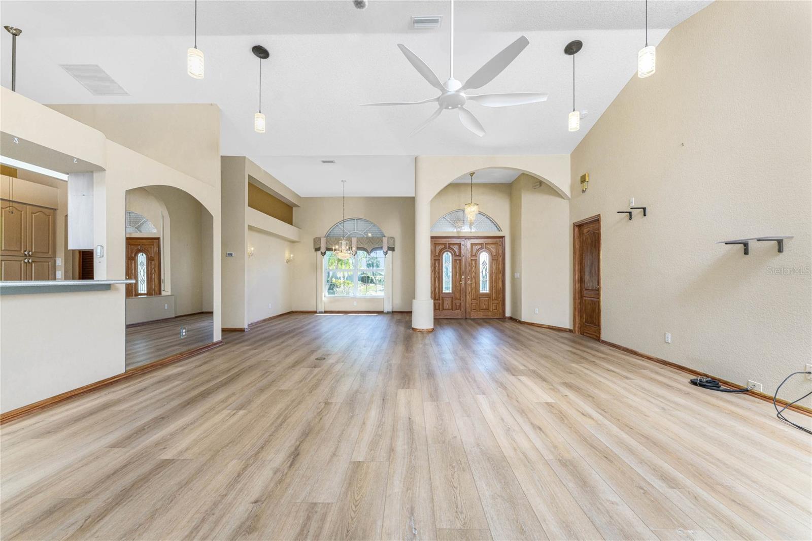 Image 13 of 82 For 112 Great Isaac Court