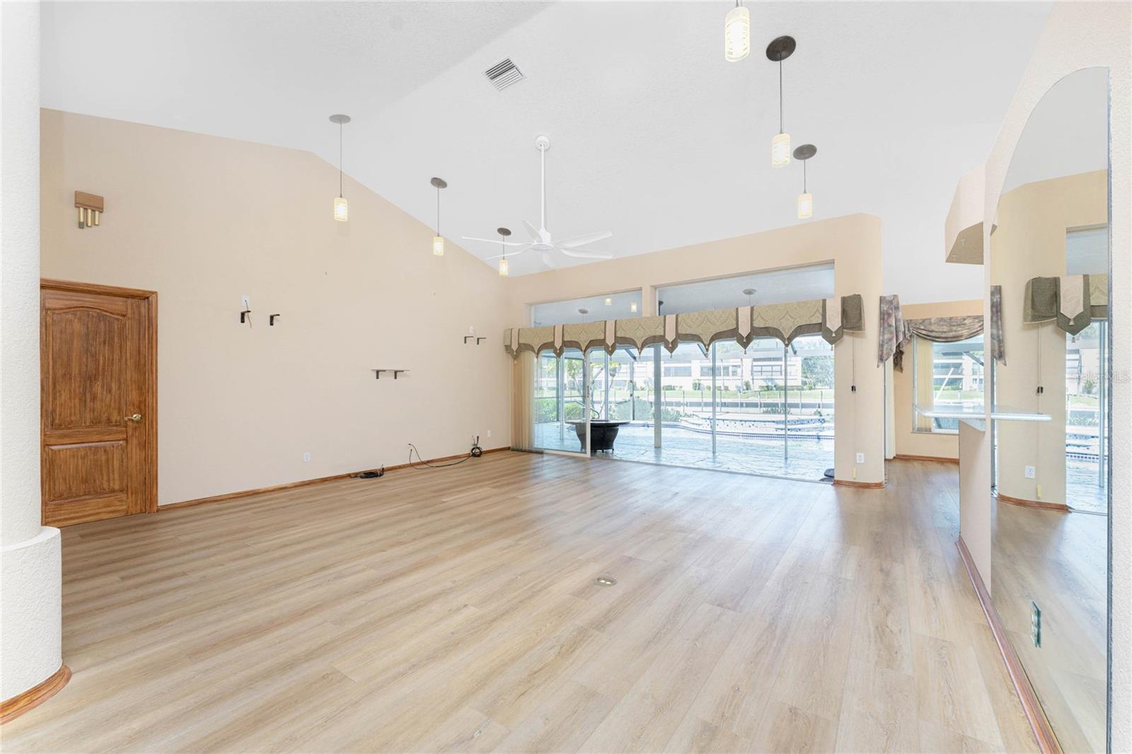 Image 14 of 82 For 112 Great Isaac Court