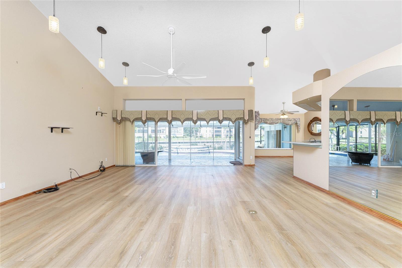 Image 15 of 82 For 112 Great Isaac Court