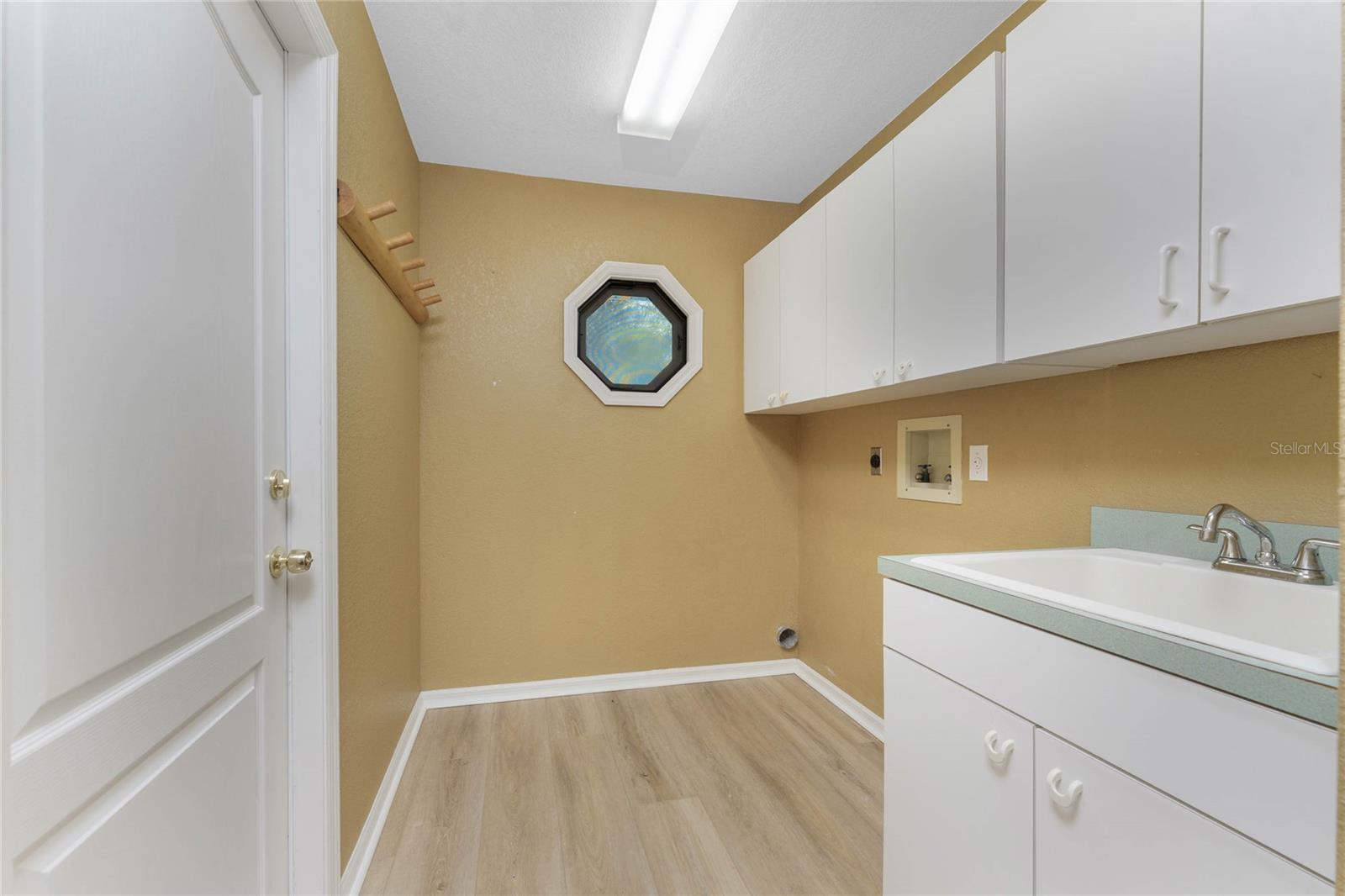 Image 25 of 82 For 112 Great Isaac Court