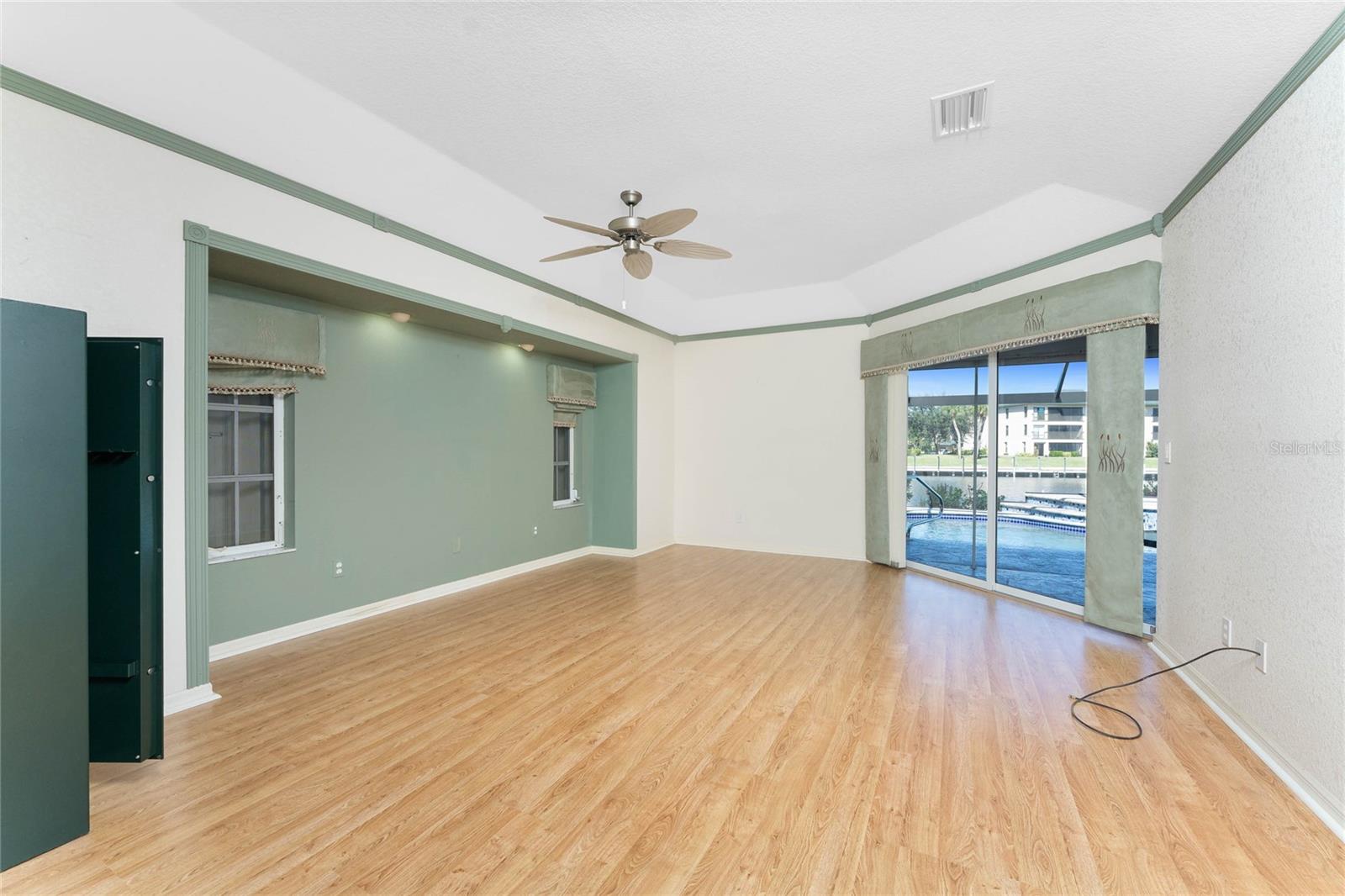 Image 26 of 82 For 112 Great Isaac Court