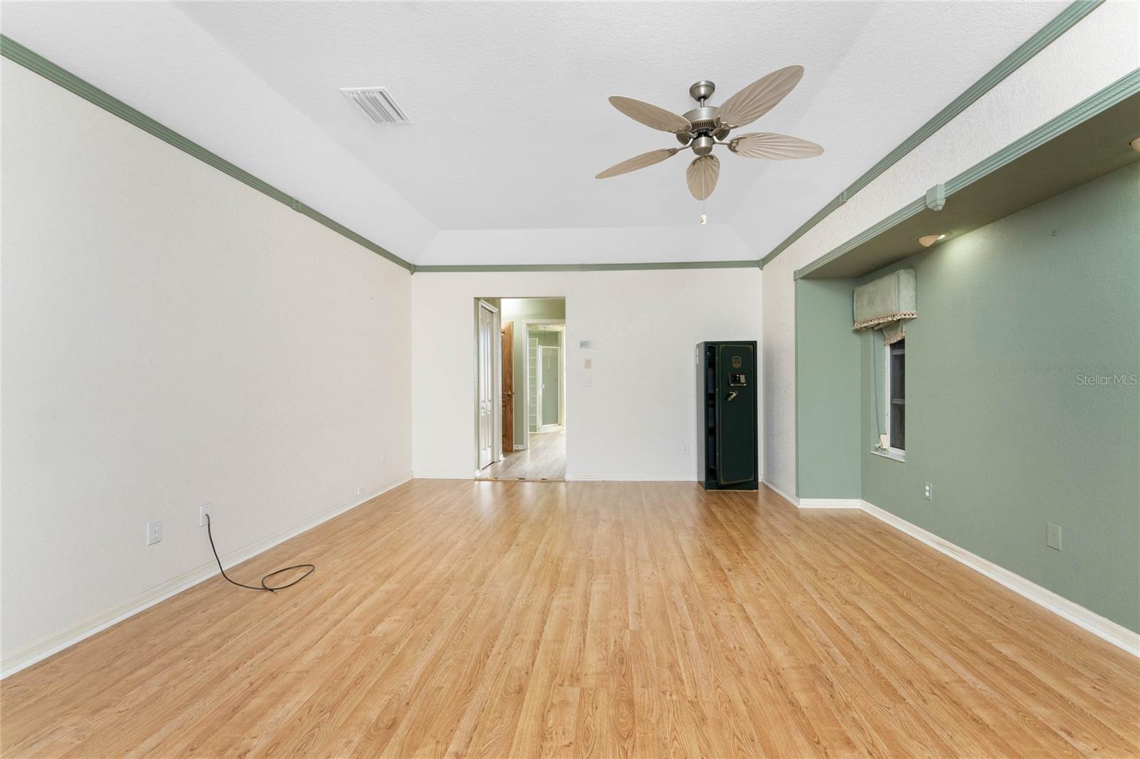 Image 28 of 82 For 112 Great Isaac Court