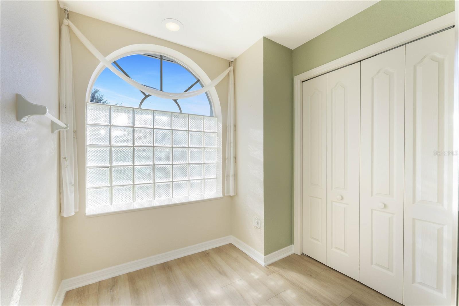 Image 31 of 82 For 112 Great Isaac Court