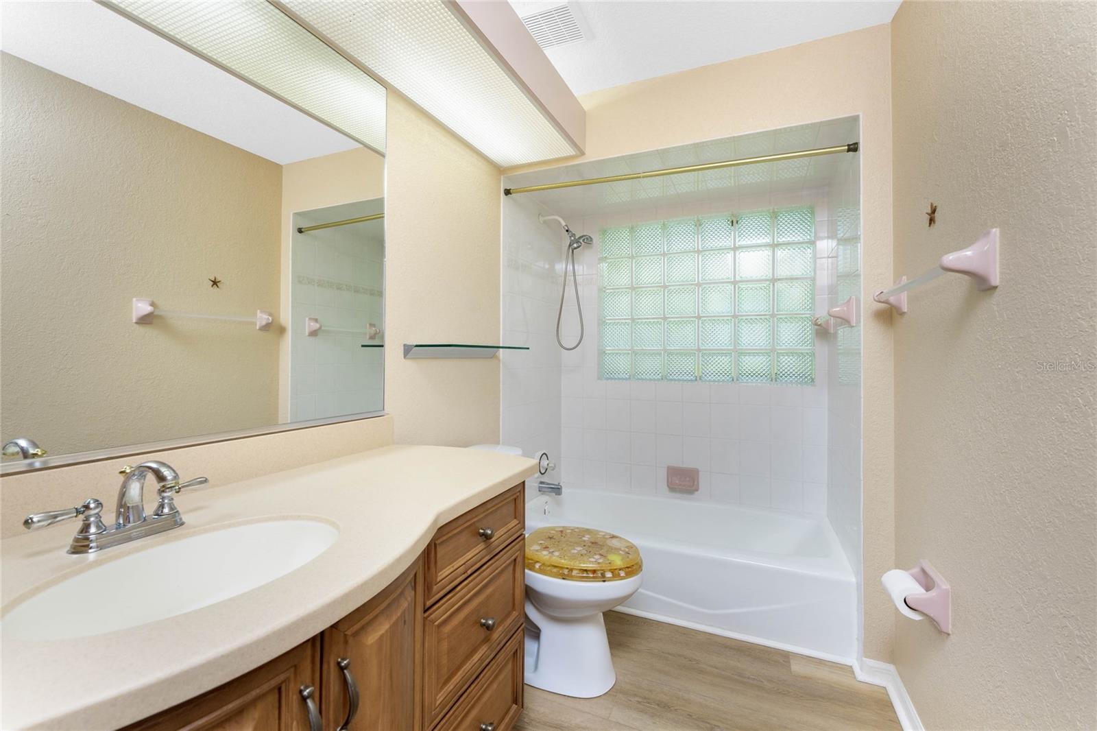 Image 37 of 82 For 112 Great Isaac Court