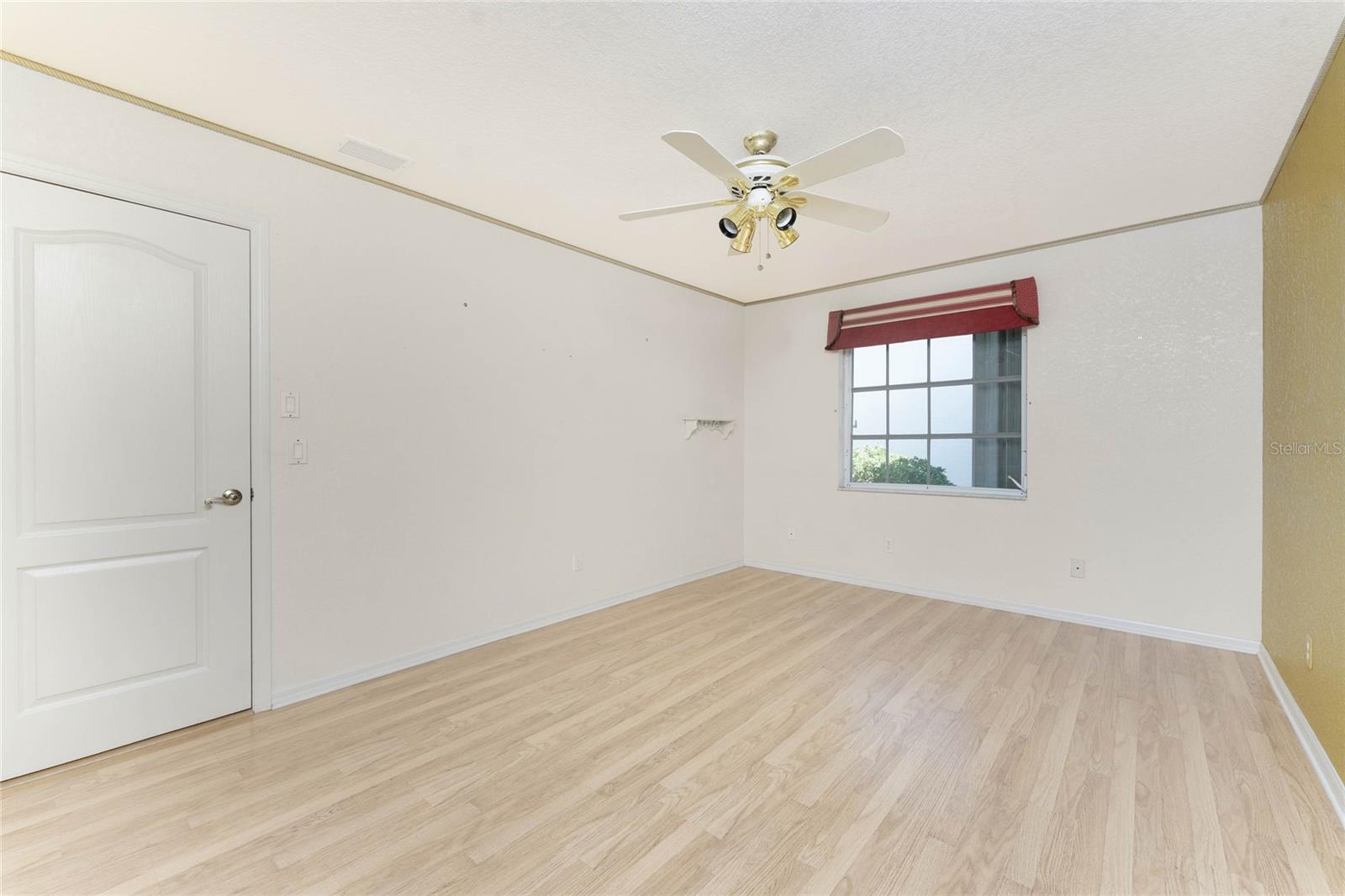 Image 41 of 82 For 112 Great Isaac Court