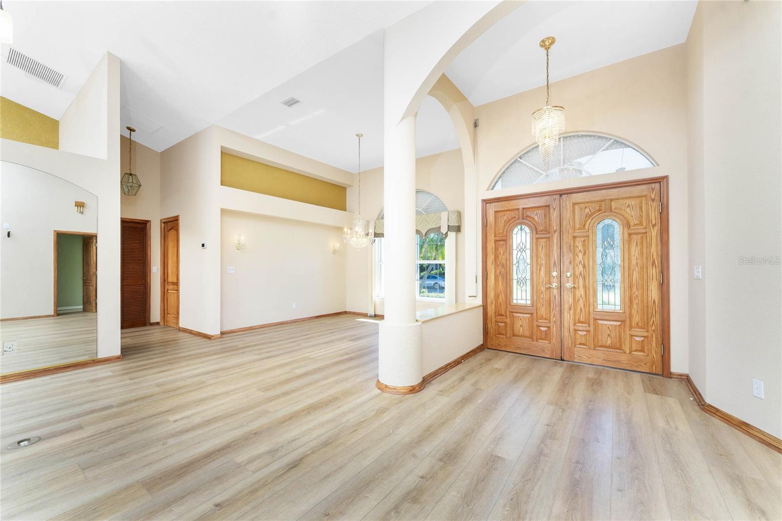 Image 8 of 82 For 112 Great Isaac Court