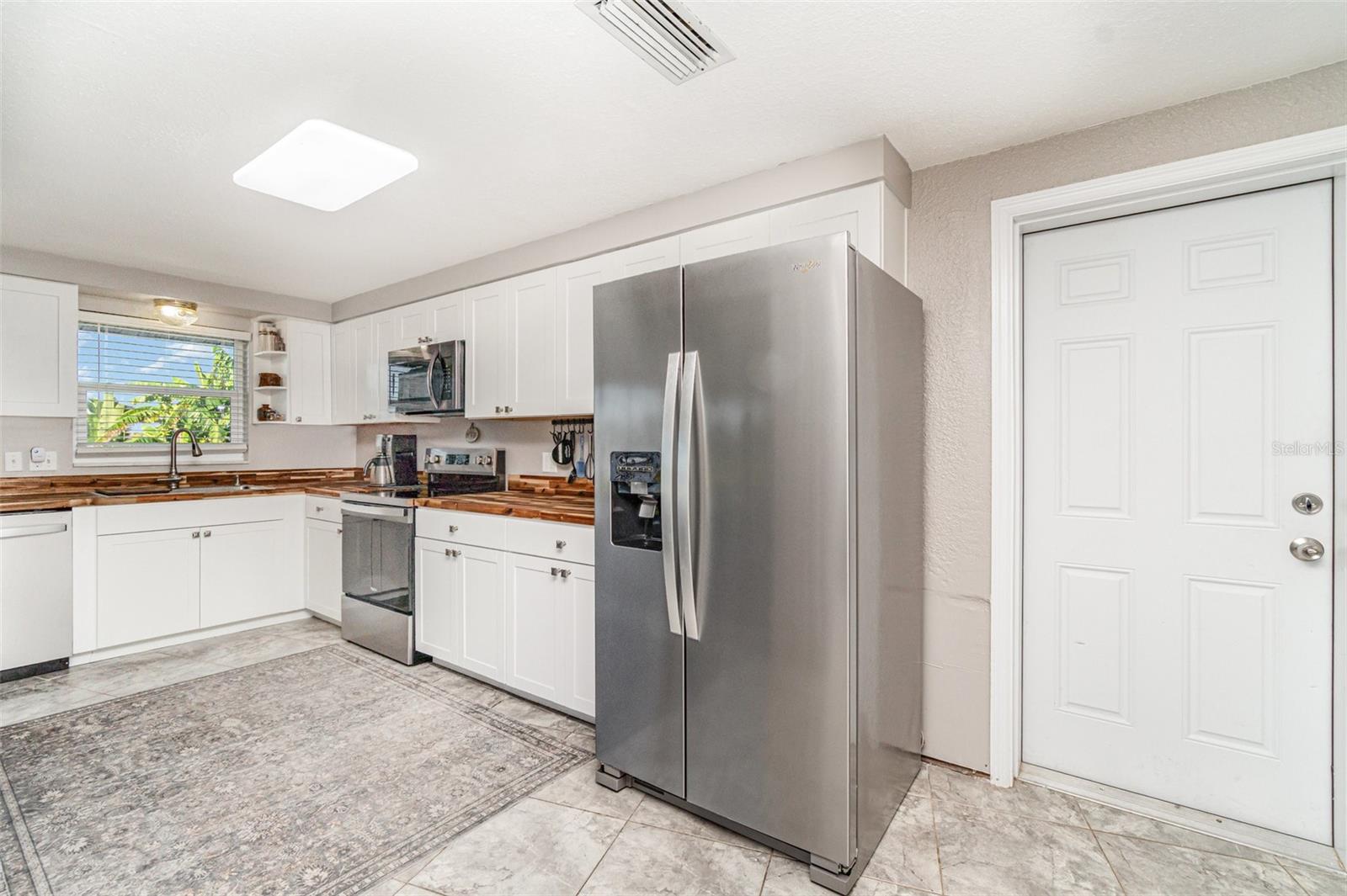 Image 12 of 38 For 3435 Pinetree Street