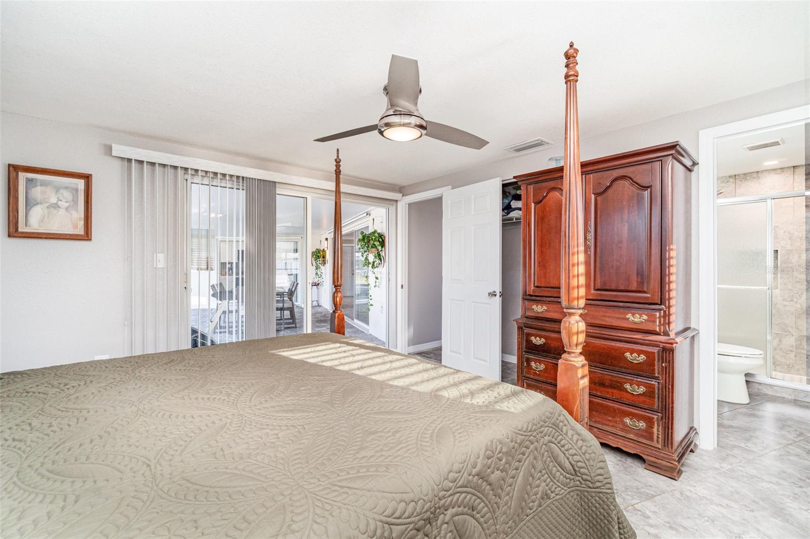 Image 15 of 38 For 3435 Pinetree Street