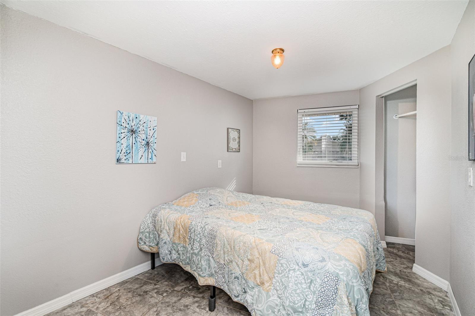 Image 17 of 38 For 3435 Pinetree Street