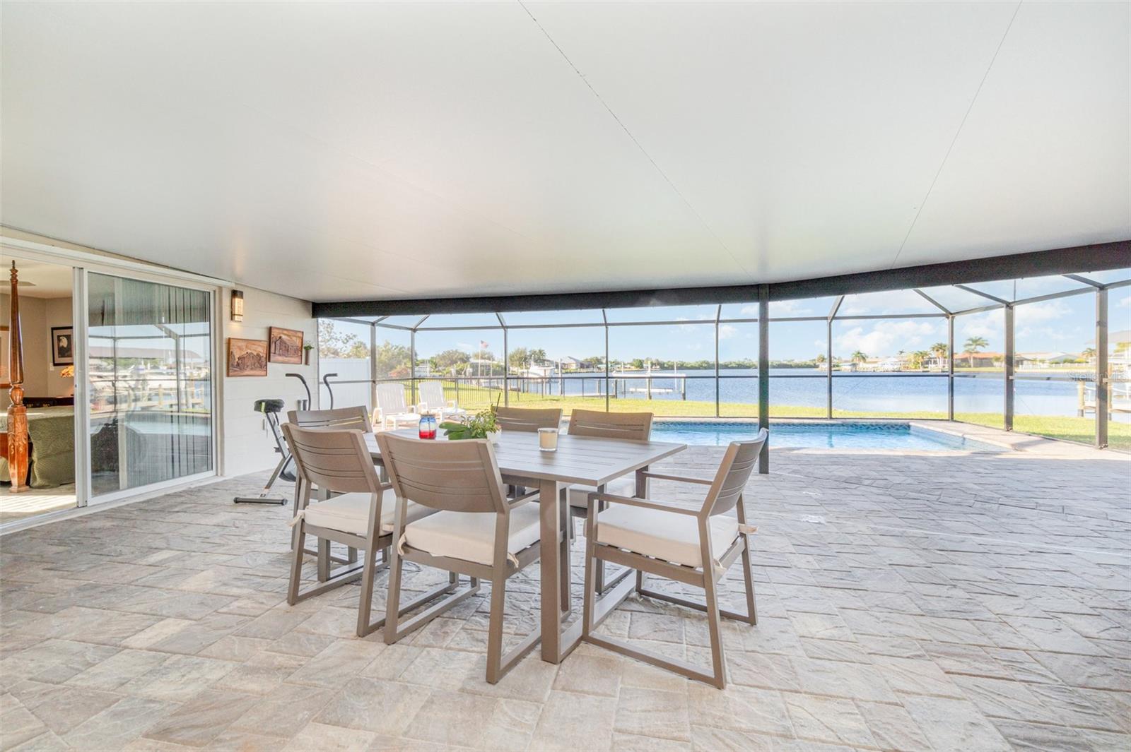 Image 20 of 38 For 3435 Pinetree Street