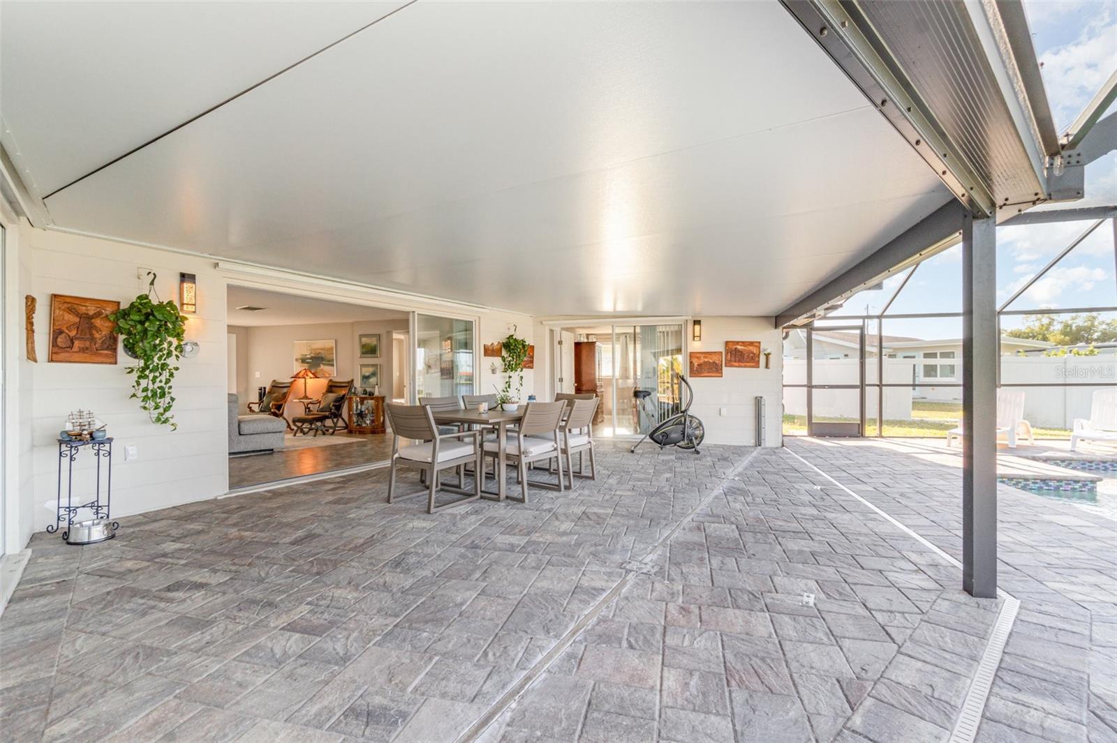 Image 23 of 38 For 3435 Pinetree Street