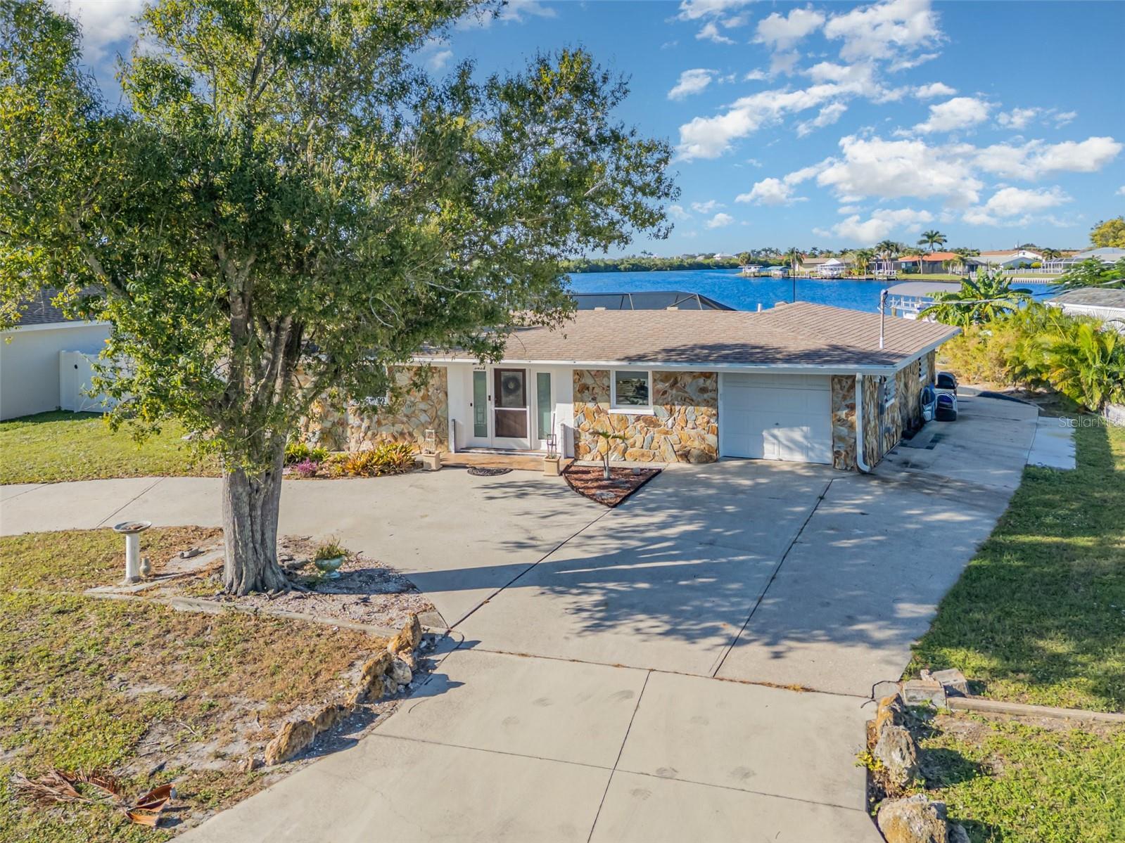 Image 30 of 38 For 3435 Pinetree Street