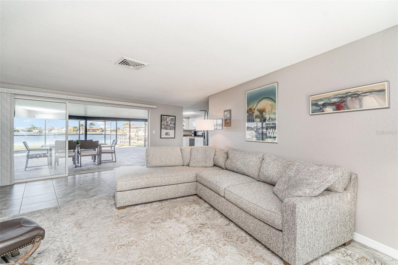 Image 7 of 38 For 3435 Pinetree Street