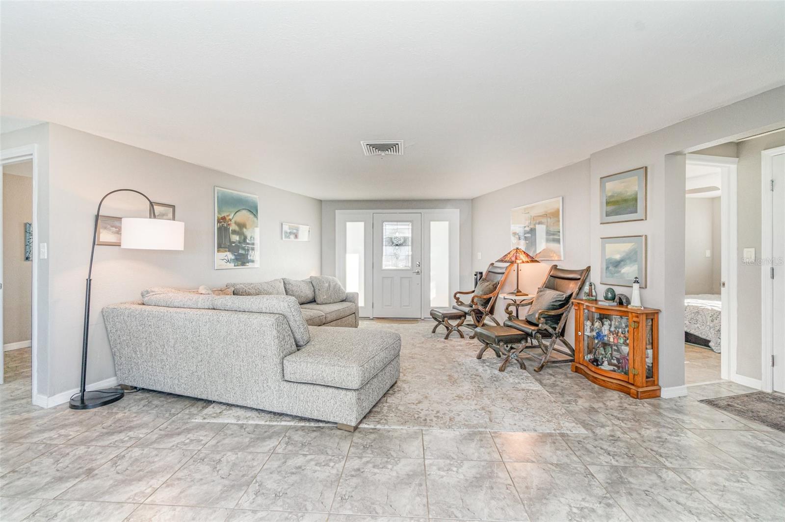 Image 8 of 38 For 3435 Pinetree Street