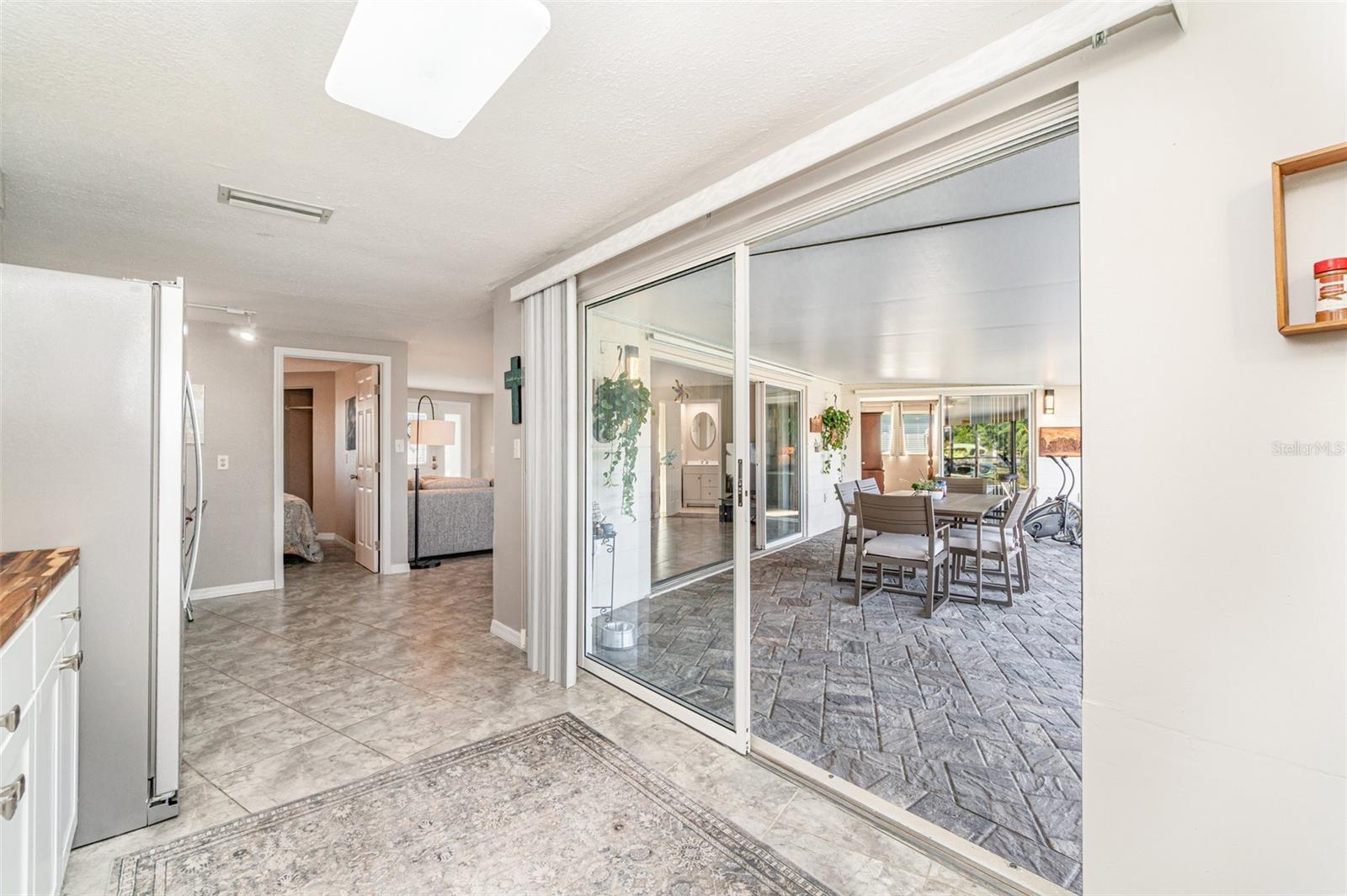 Image 9 of 38 For 3435 Pinetree Street