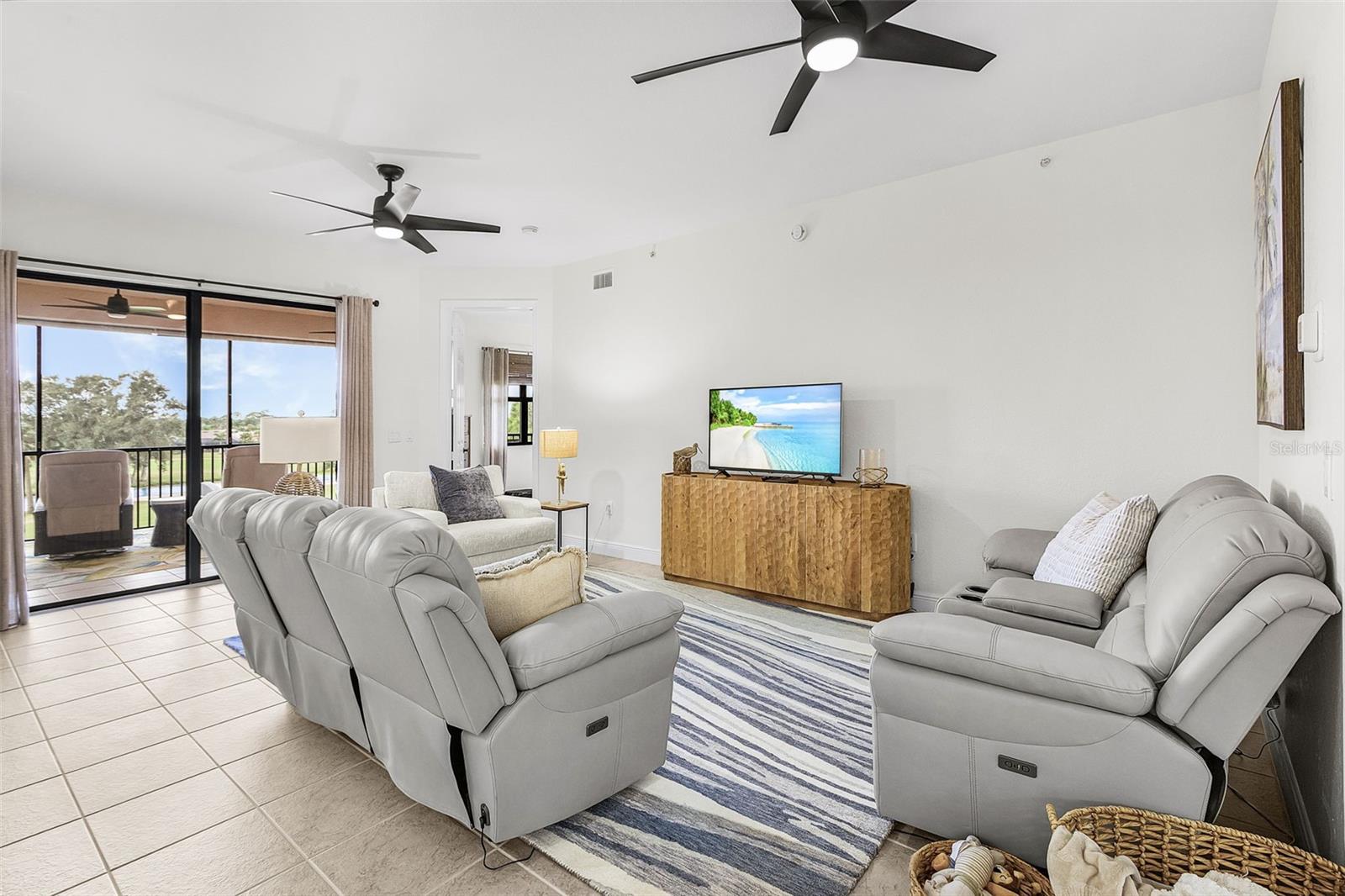 Image 3 of 56 For 24383 Baltic Avenue 203