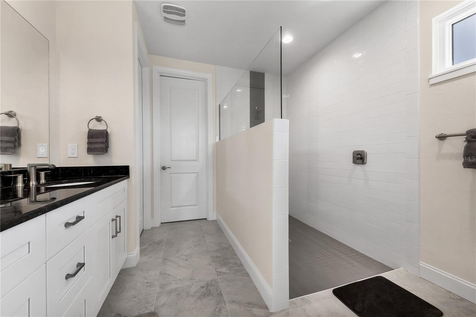 Image 17 of 24 For 13305 Longville Avenue