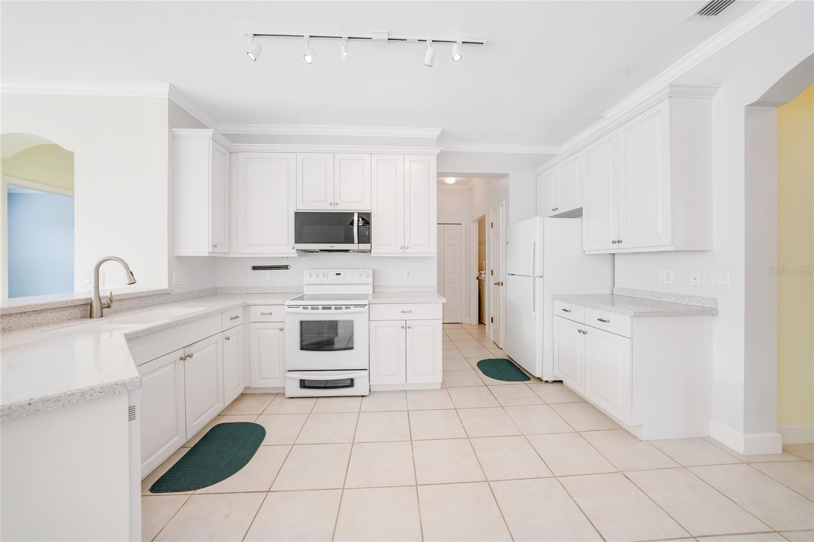 Image 10 of 35 For 3810 Cobia Villas Court