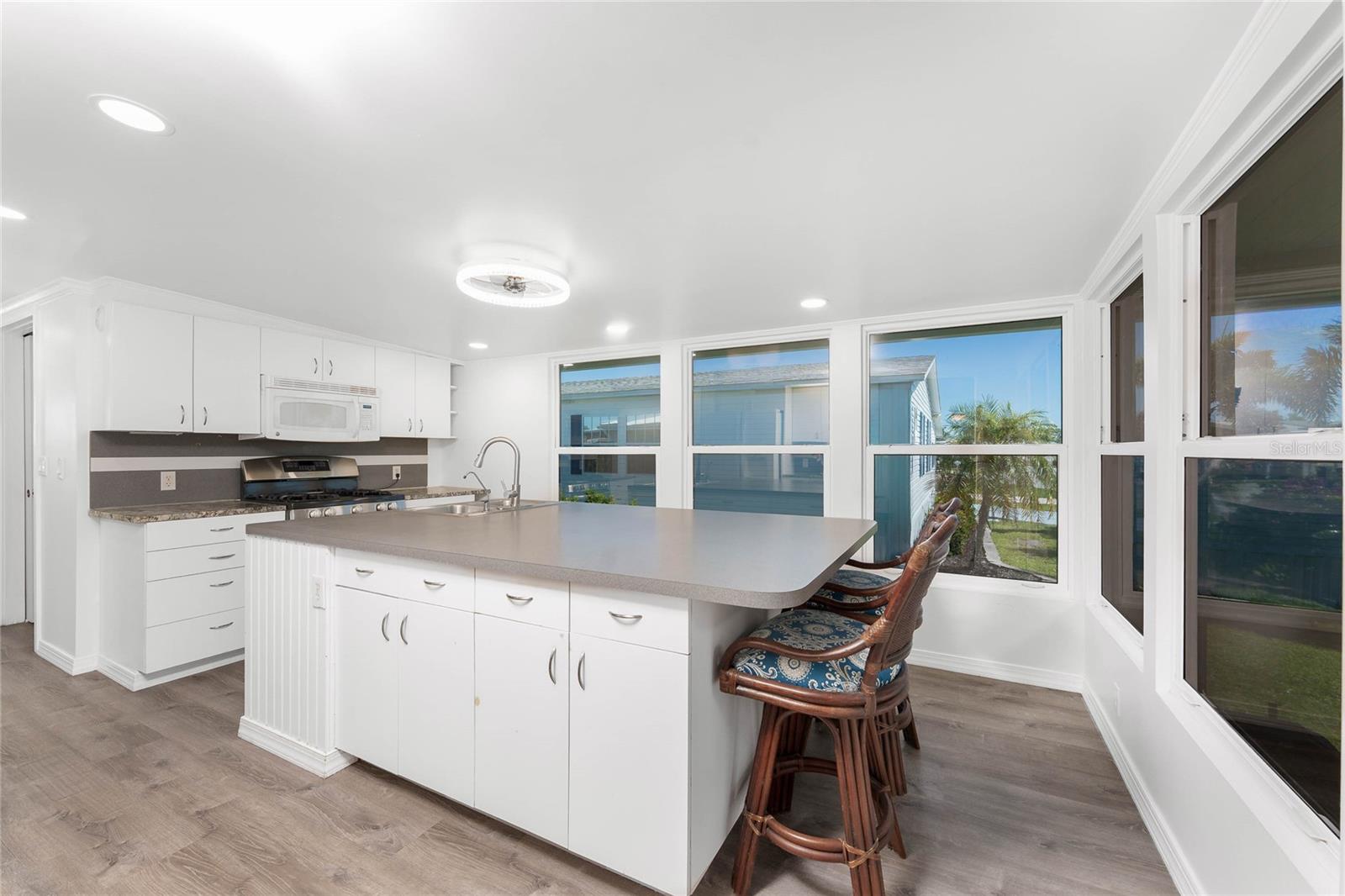 Image 10 of 54 For 7548 Ratan Circle