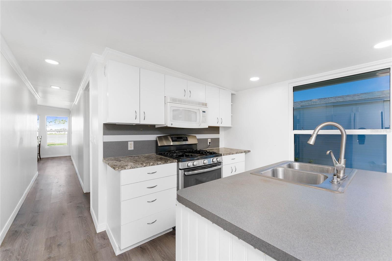 Image 11 of 54 For 7548 Ratan Circle