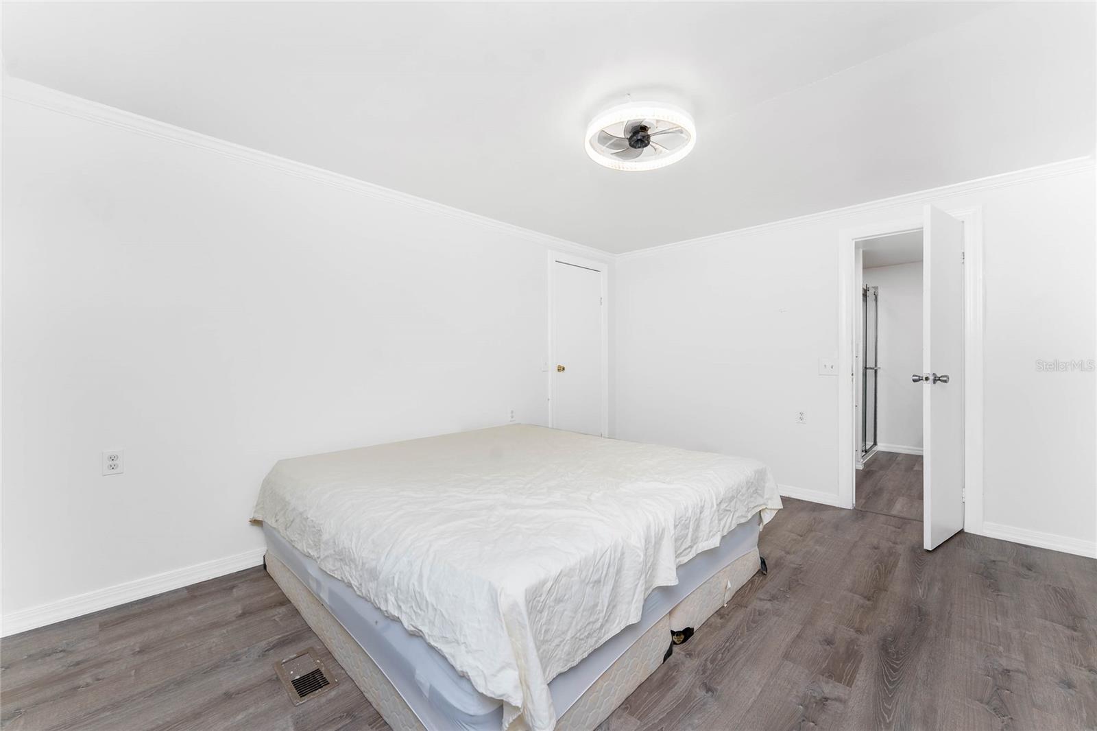 Image 21 of 54 For 7548 Ratan Circle