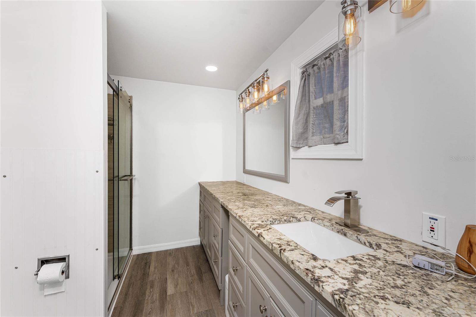 Image 23 of 54 For 7548 Ratan Circle