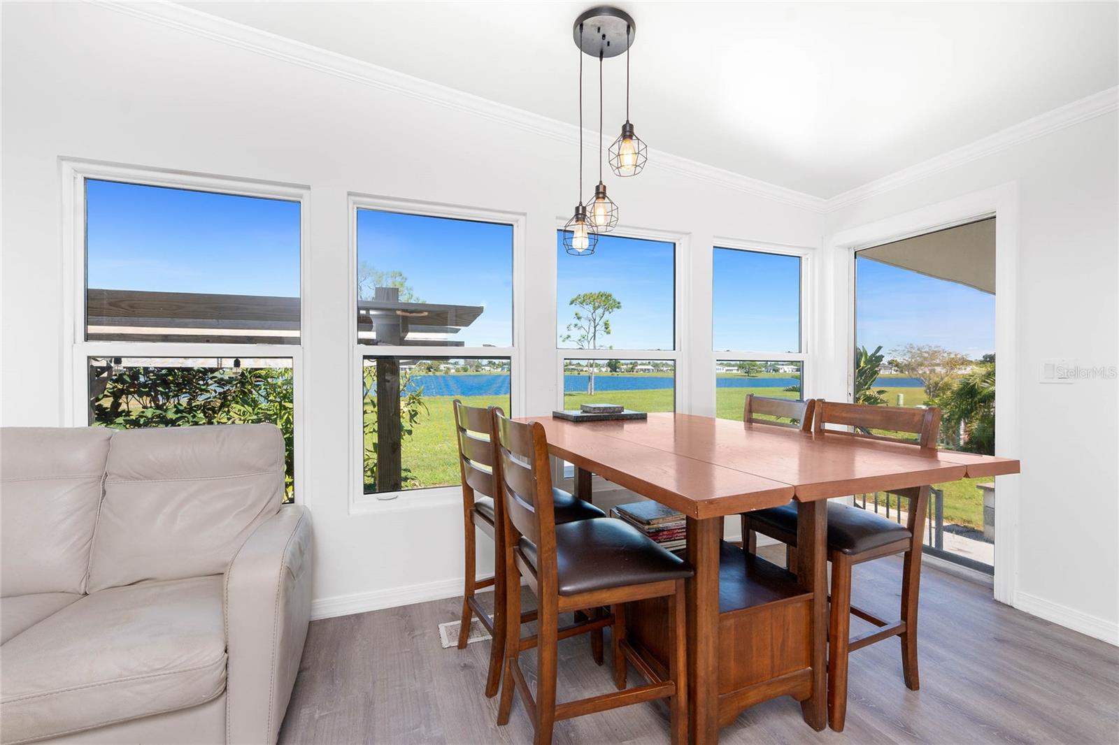 Image 3 of 54 For 7548 Ratan Circle