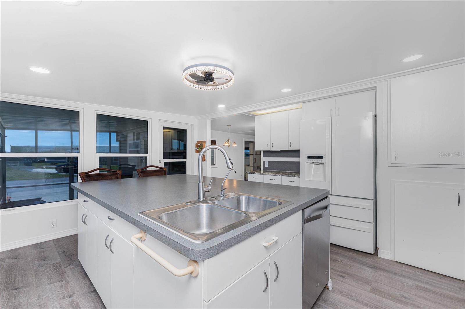 Image 9 of 54 For 7548 Ratan Circle