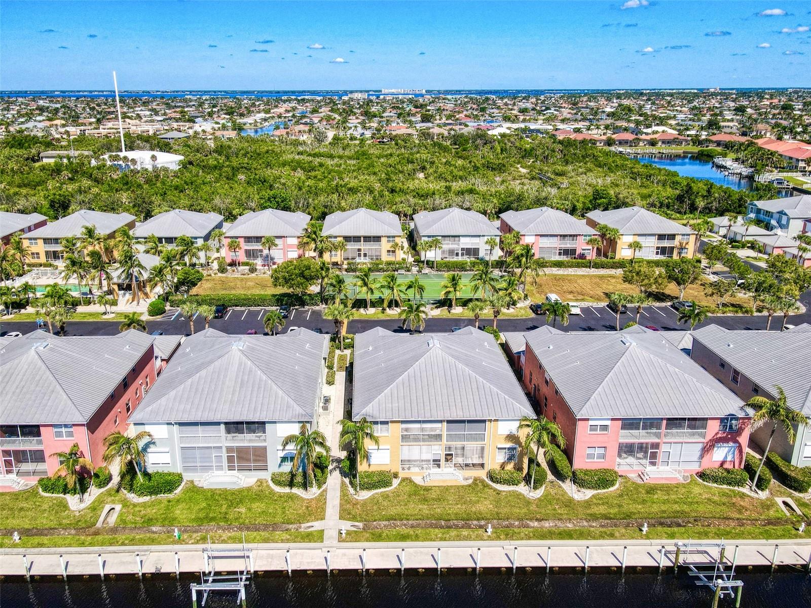 Image 46 of 47 For 2002 Bal Harbor Boulevard 1822