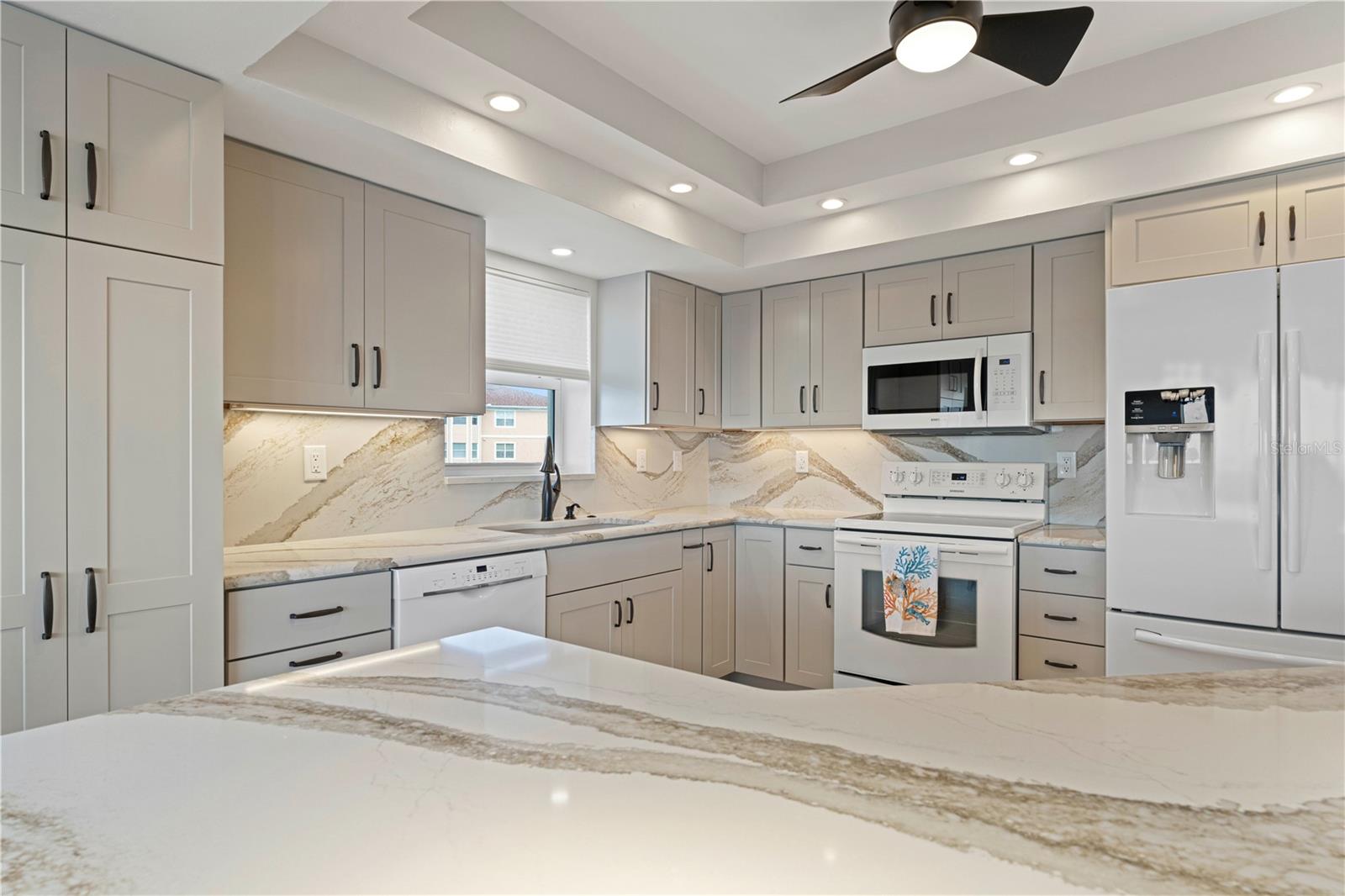 Image 20 of 58 For 101 Marion Court 225