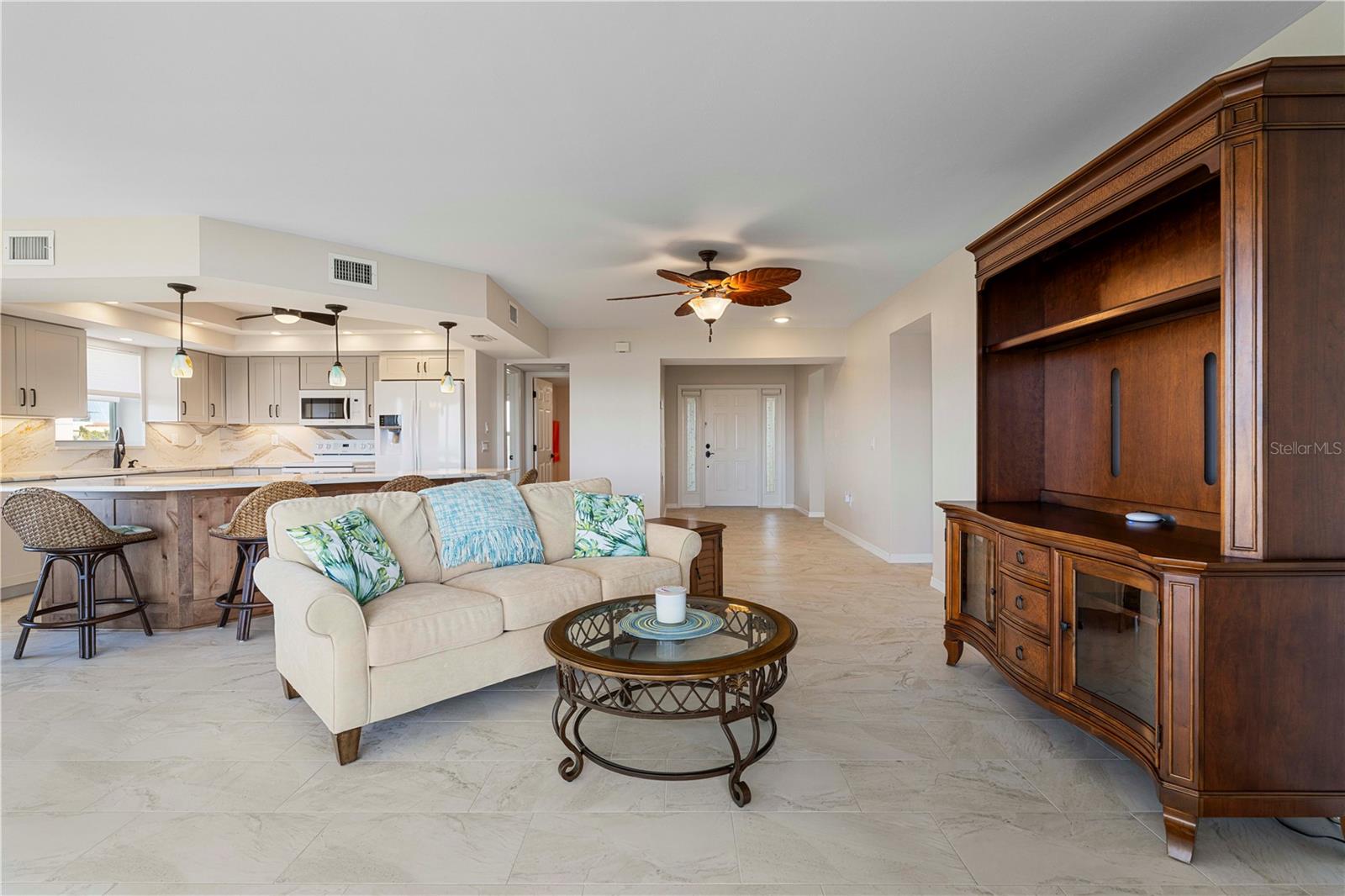 Image 3 of 58 For 101 Marion Court 225
