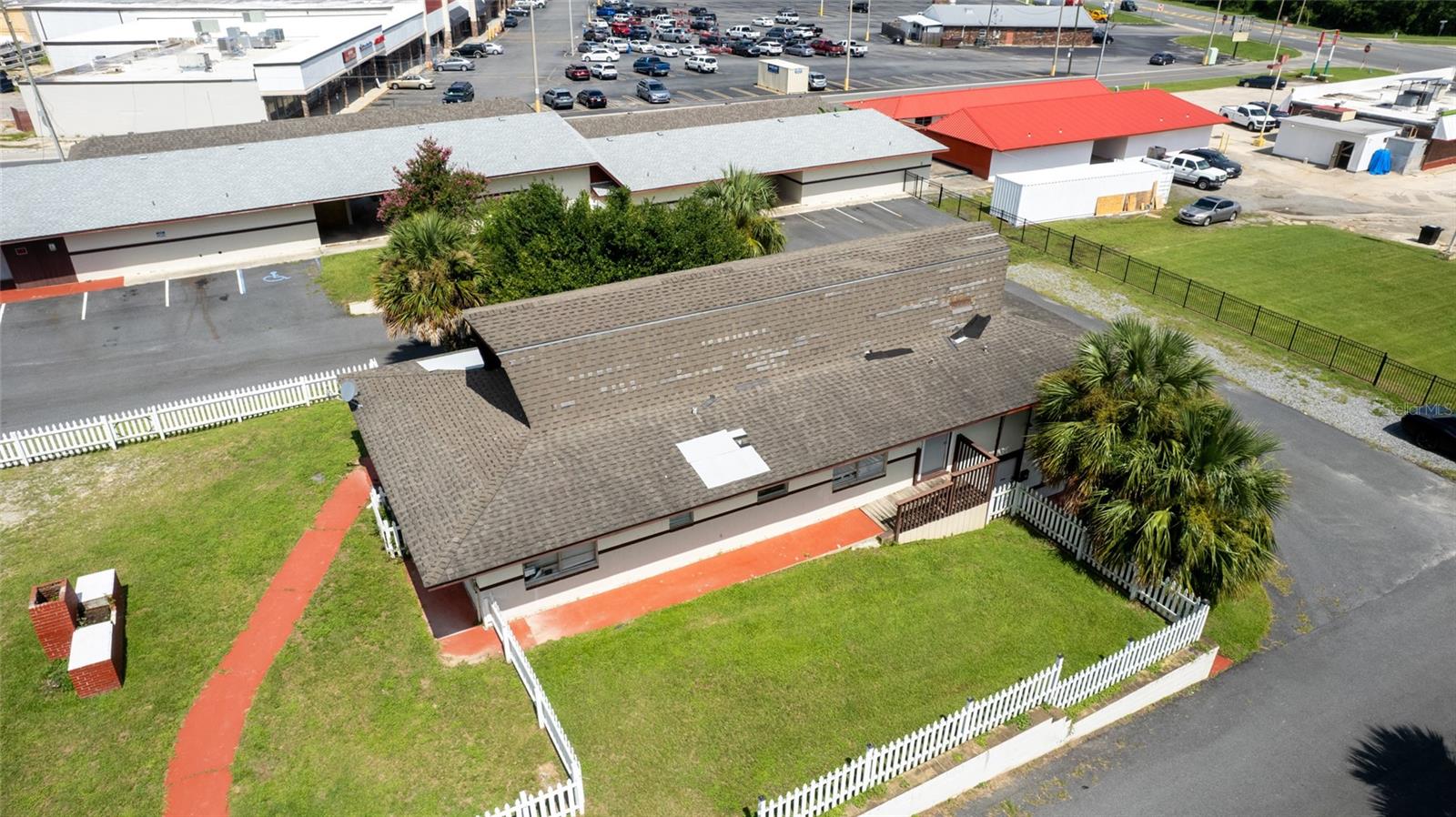 Image 12 of 81 For 649 Base Street