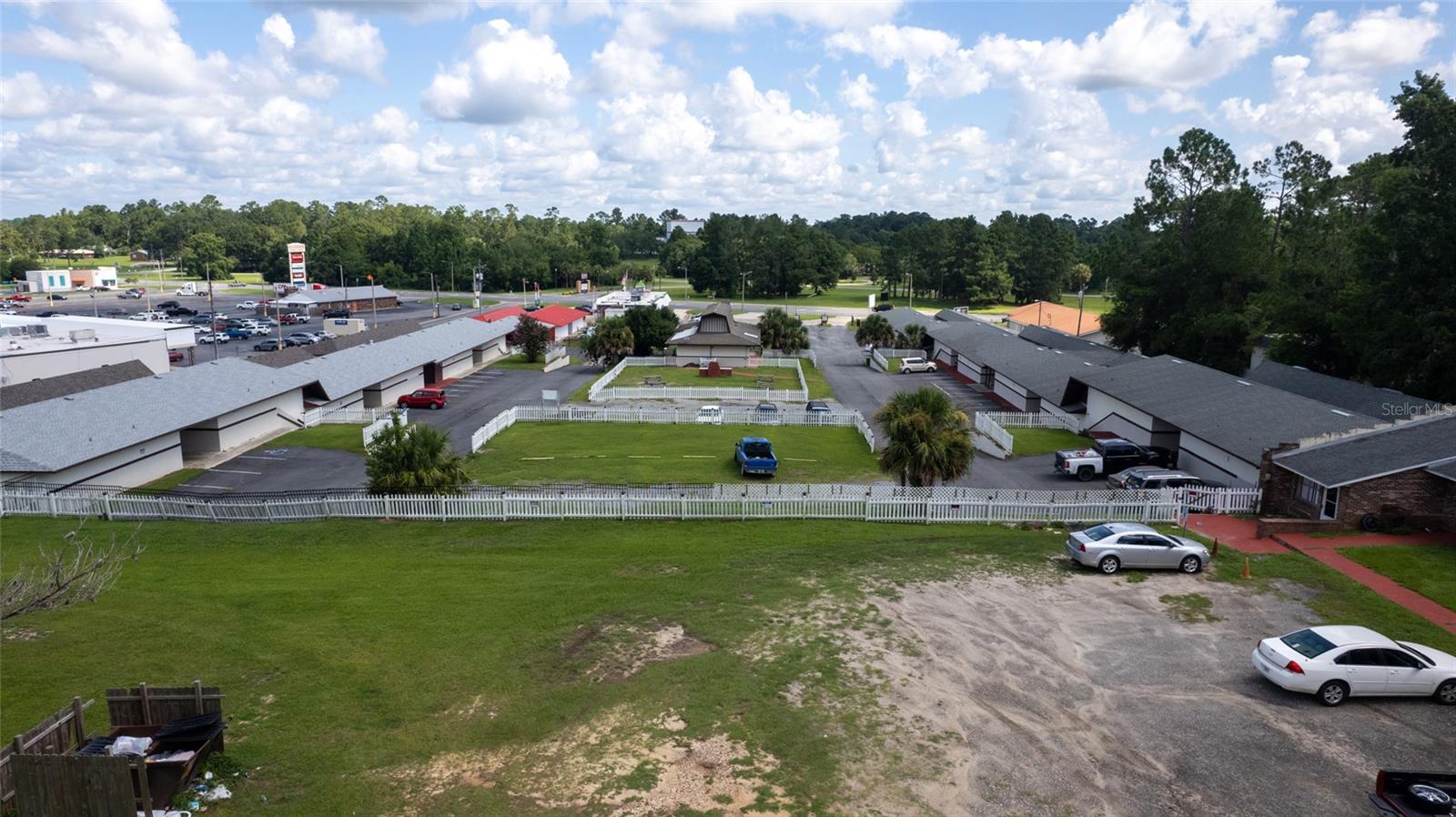 Image 20 of 81 For 649 Base Street