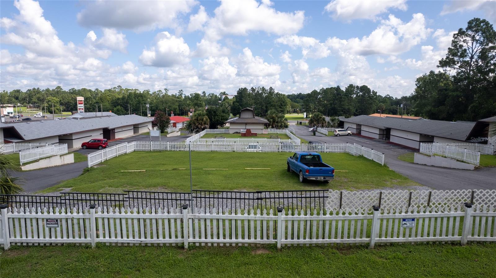 Image 21 of 81 For 649 Base Street