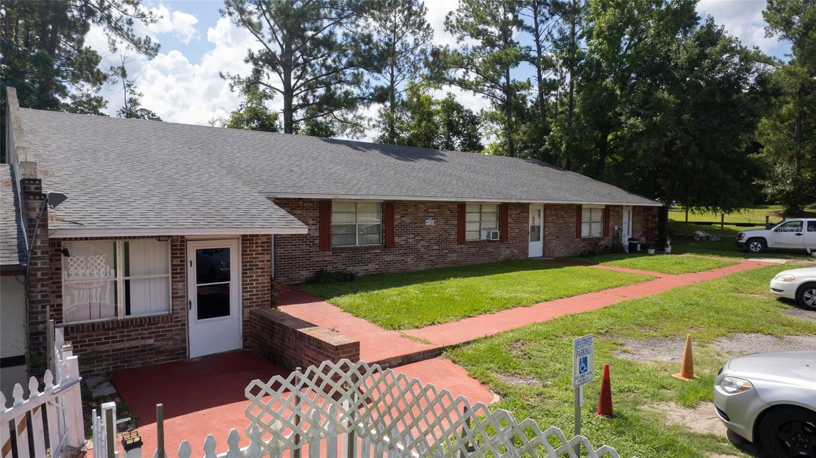 Image 25 of 81 For 649 Base Street