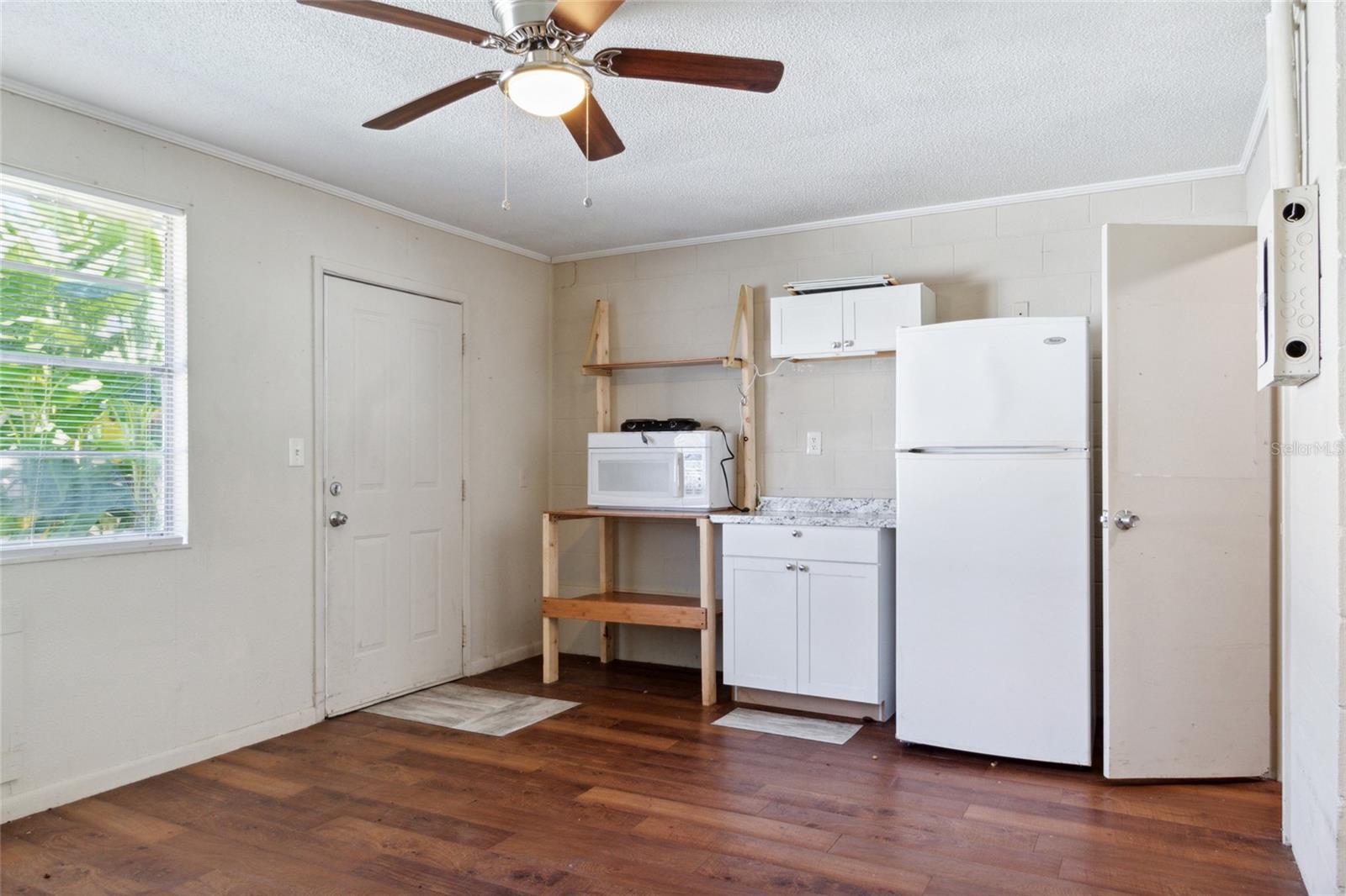 Image 37 of 81 For 649 Base Street