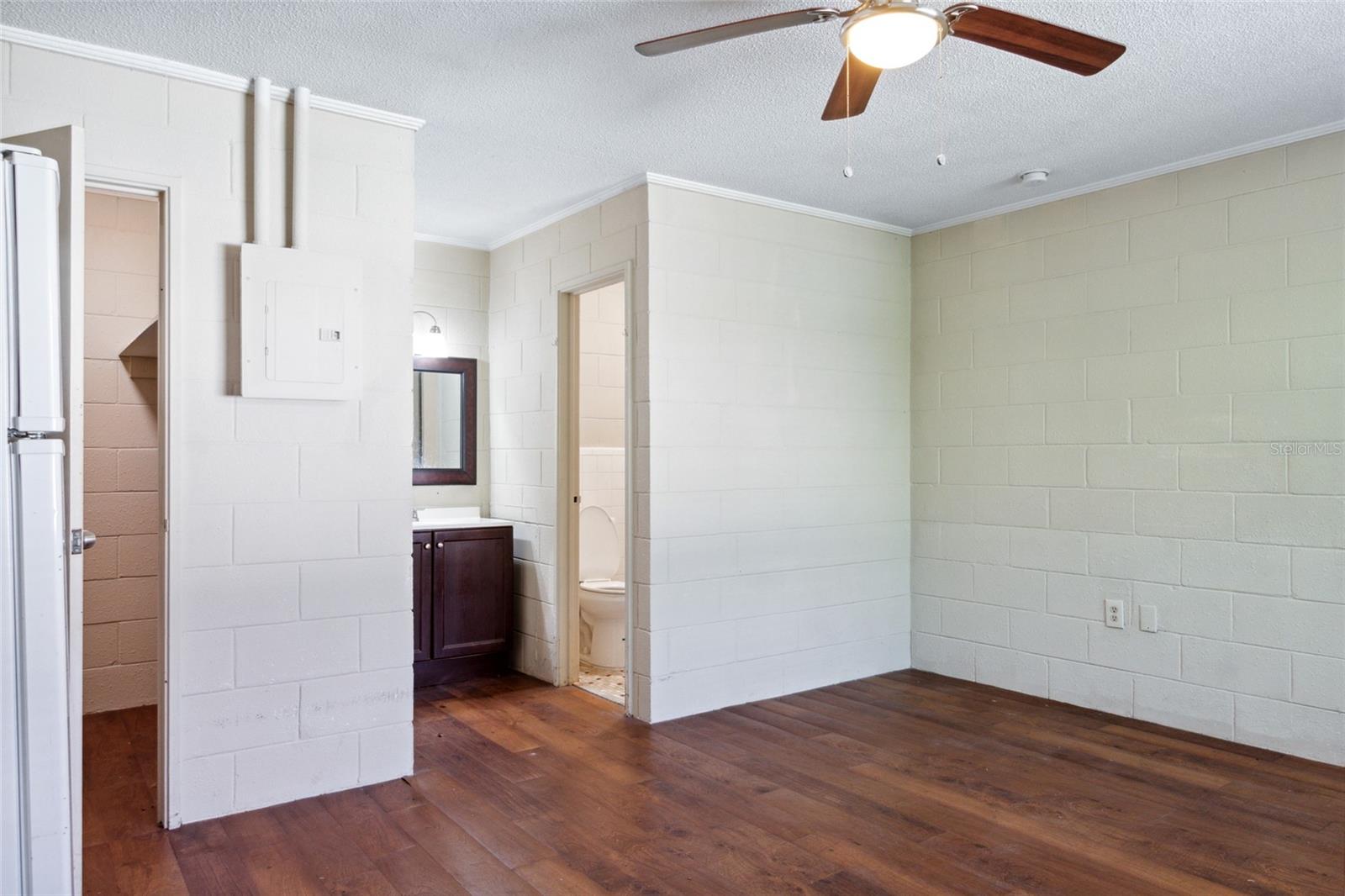 Image 38 of 81 For 649 Base Street