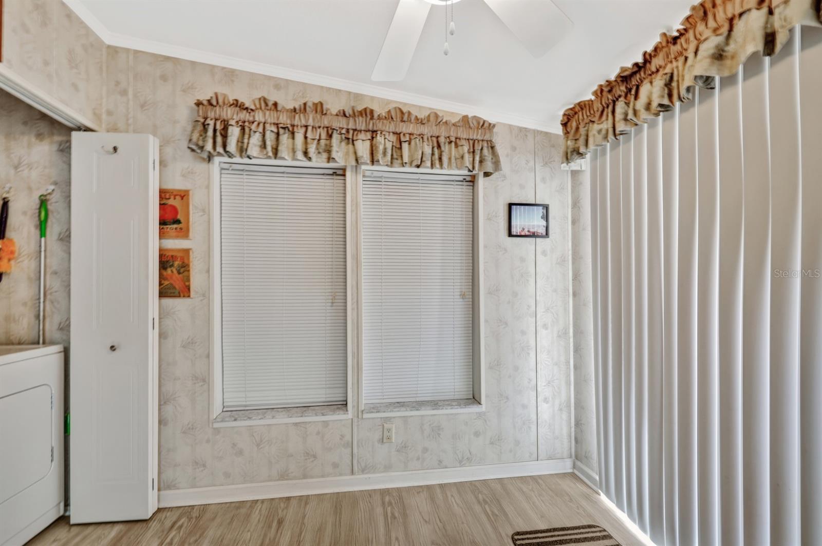 Image 22 of 38 For 1000 Kings Highway 476