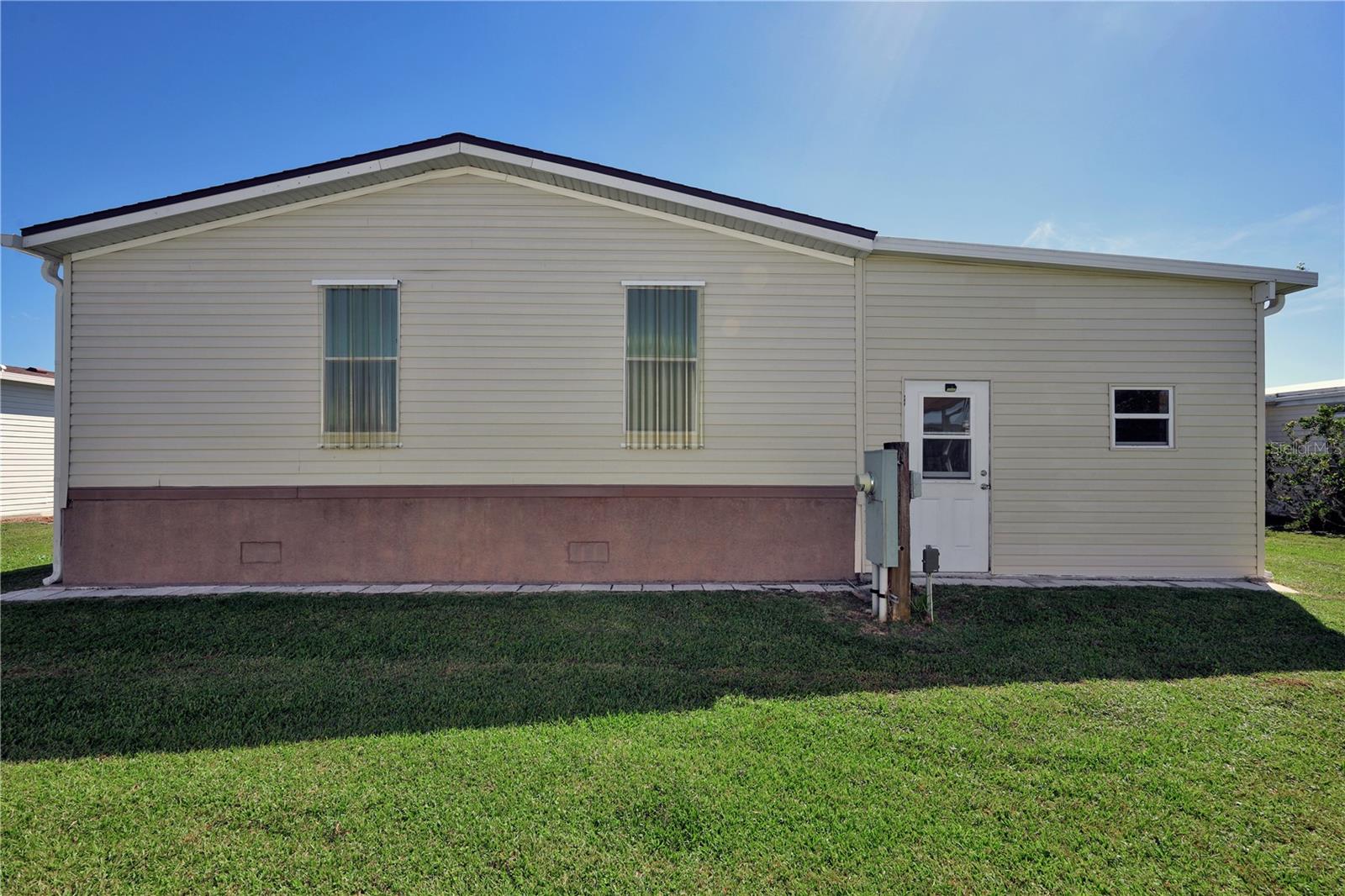 Image 24 of 38 For 1000 Kings Highway 476