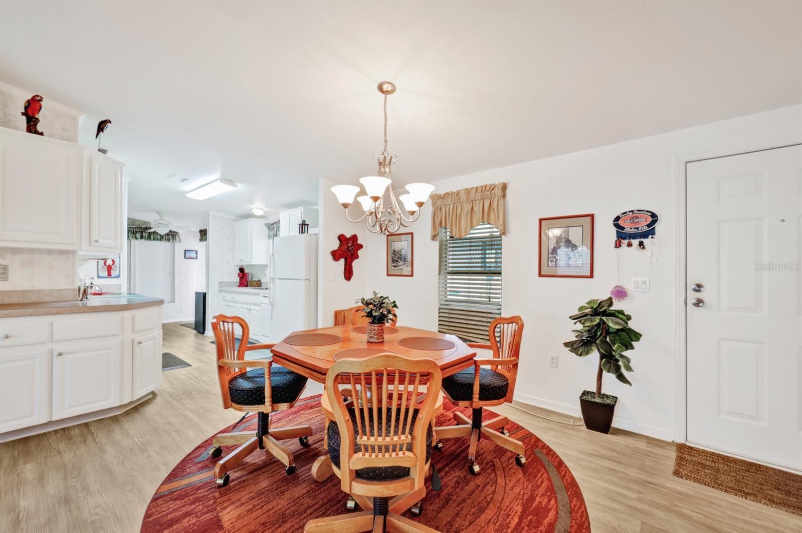 Image 5 of 38 For 1000 Kings Highway 476